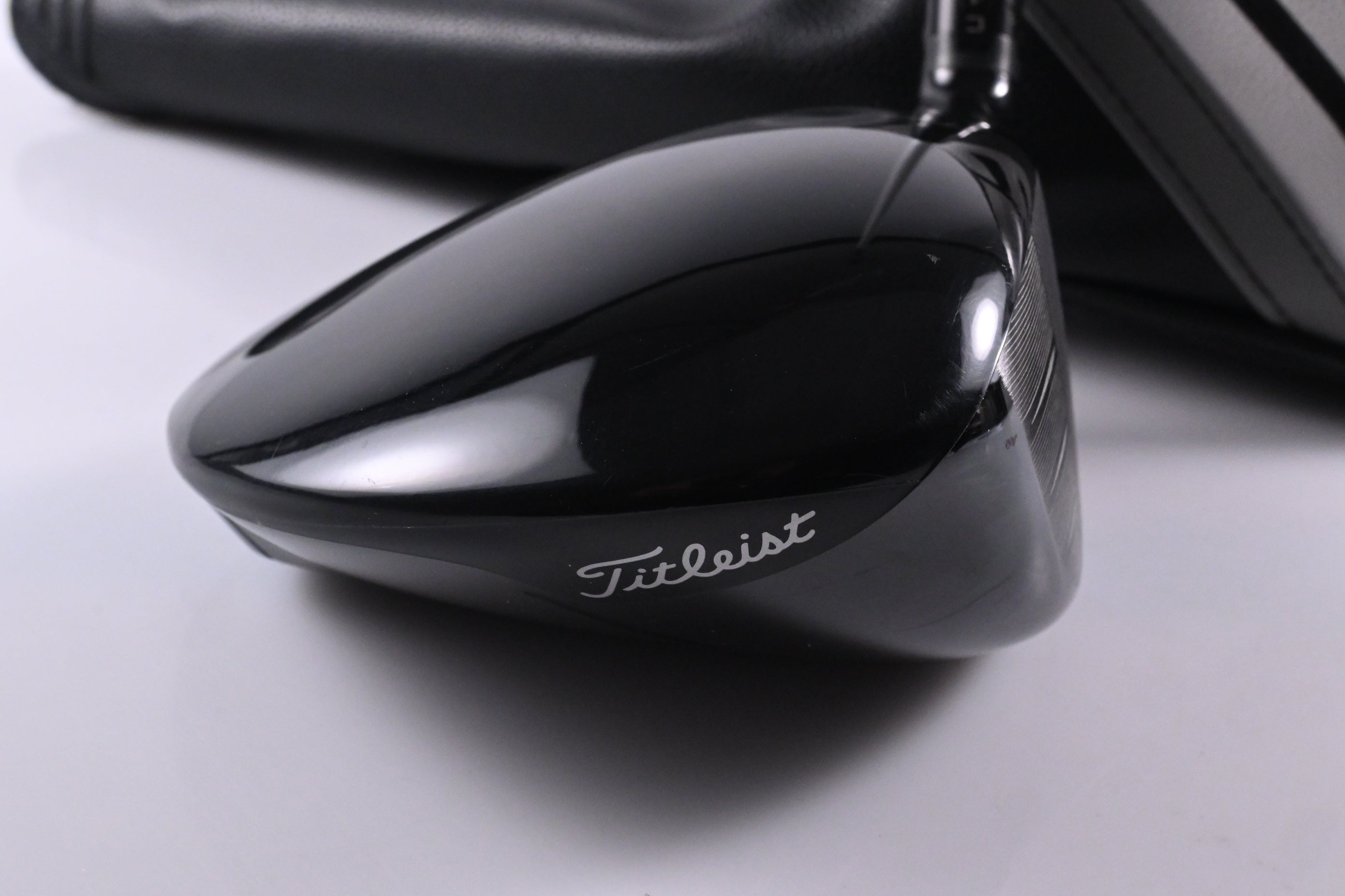 Titleist TSR2 Driver / 10 Degree / Regular Flex Aldila Ascent White 40 Shaft