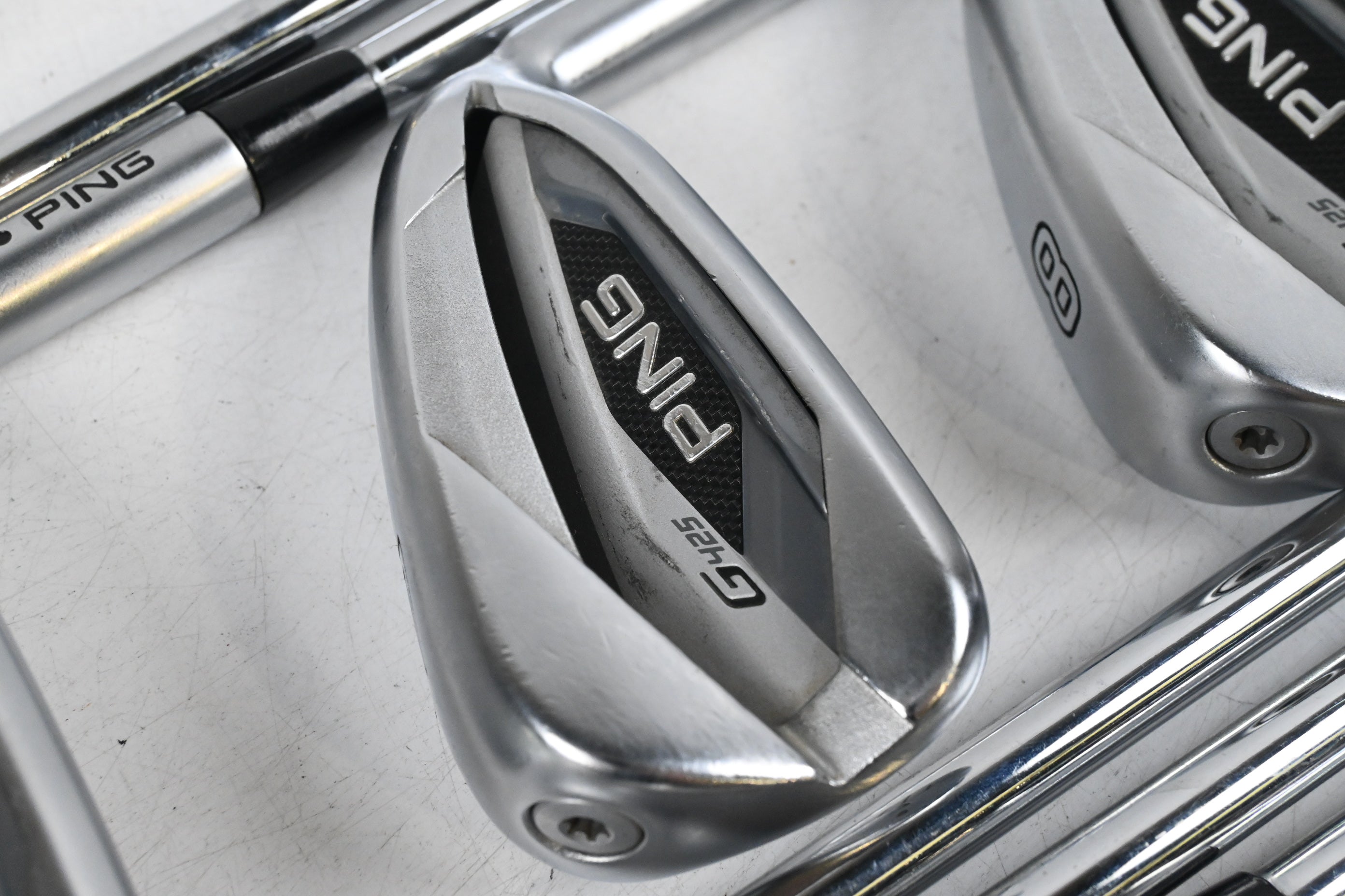 Ping G425 Irons / 5-PW+GW+SW+LW / Black Dot / Regular Flex Ping AWT 2.0 Shafts