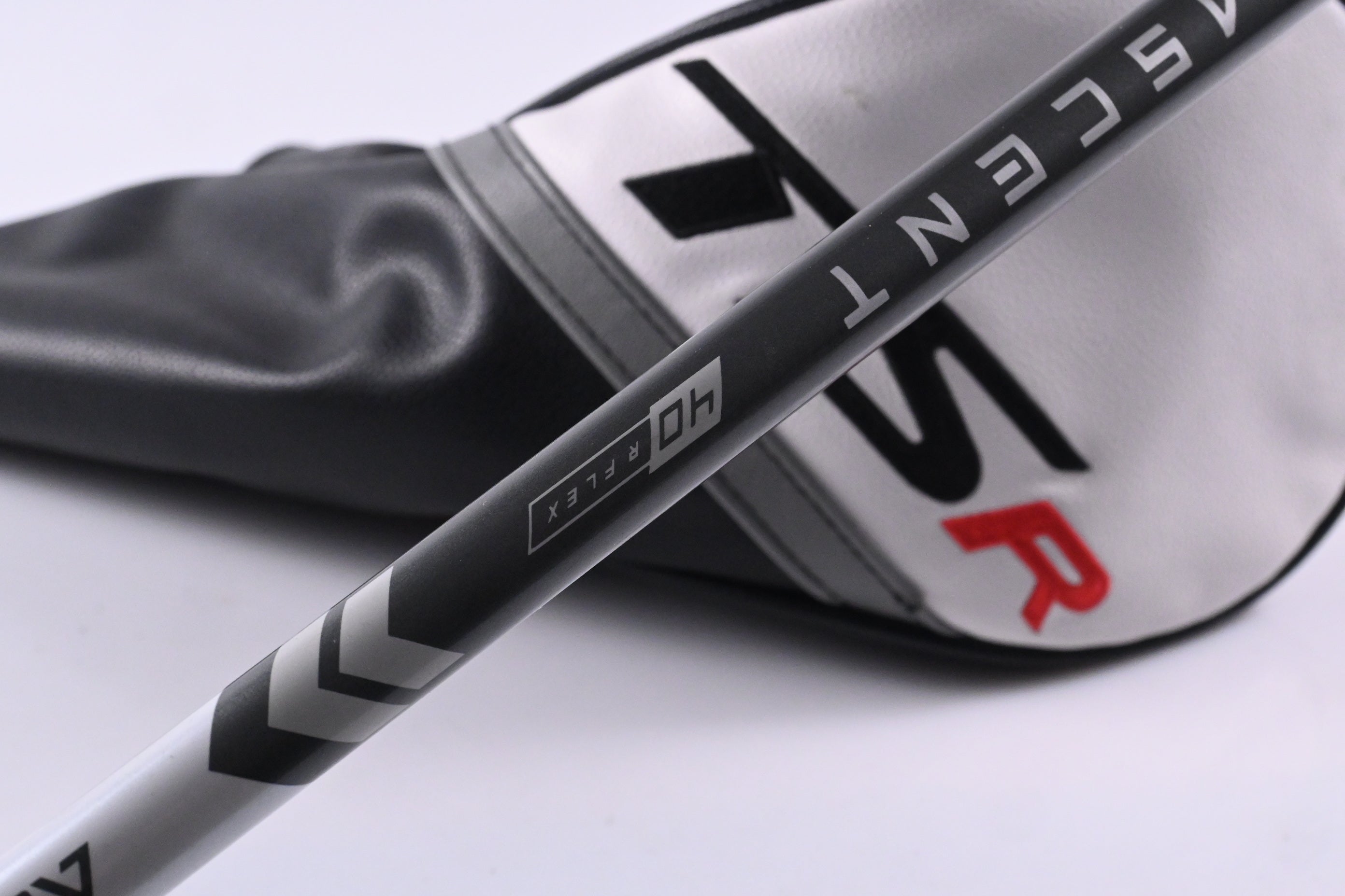 Titleist TSR2 Driver / 10 Degree / Regular Flex Aldila Ascent White 40 Shaft