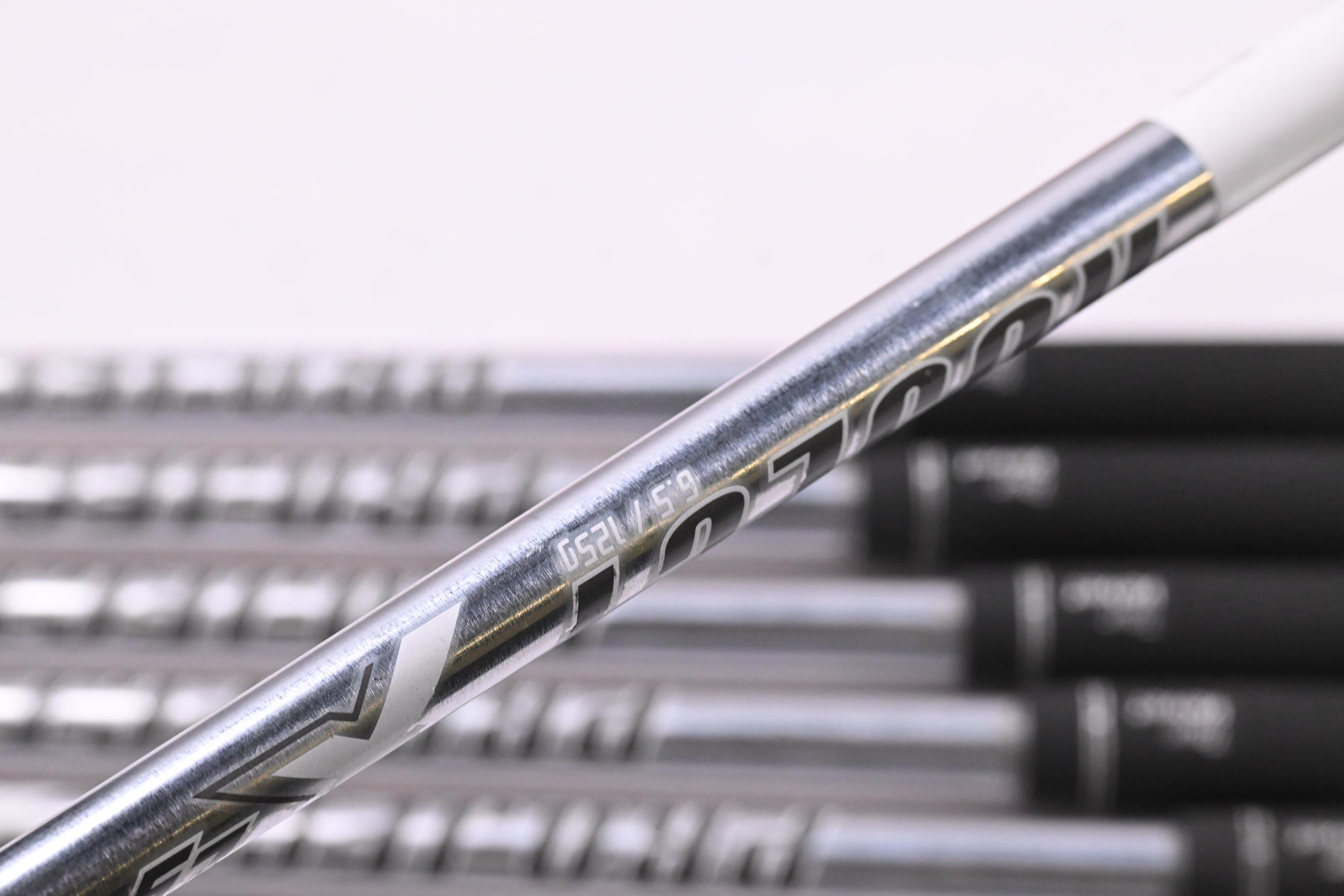 Titleist T100 2021 Irons / 4-PW / X-Flex Project X L5 125 Shafts
