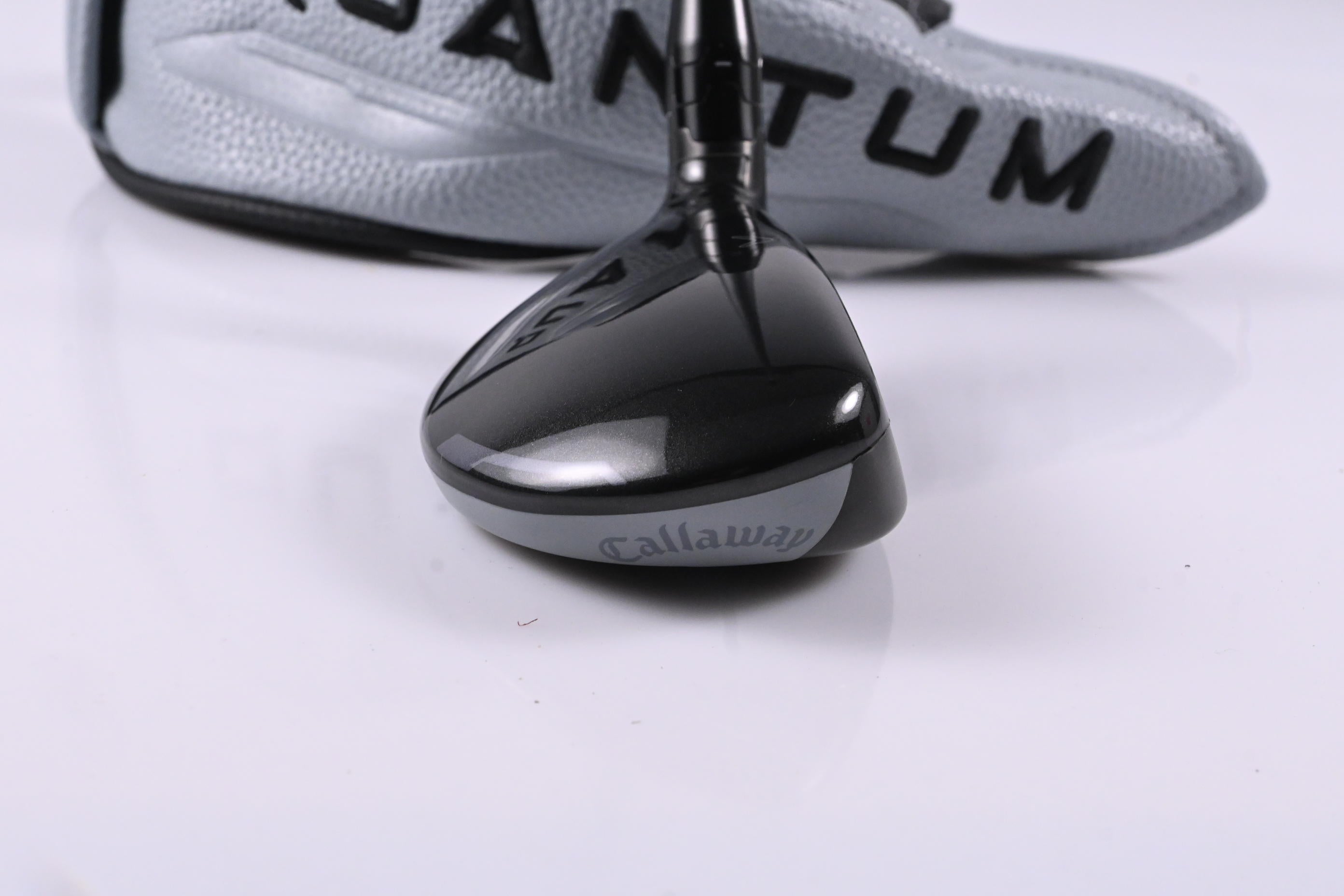 Callaway Quantum Max OS #4 Hybrid / 20 Degree / Stiff Flex Denali Frost Silver