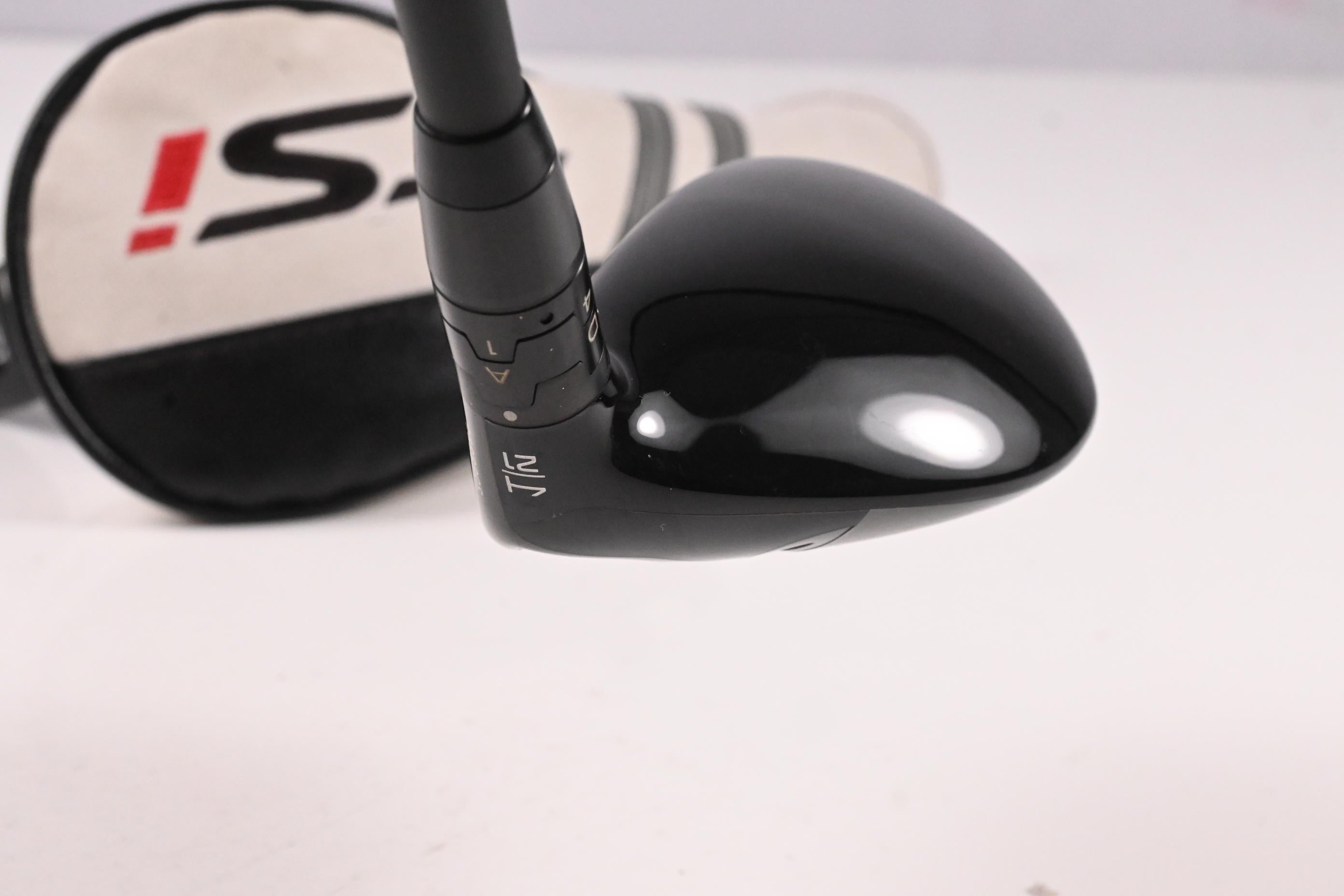 Titleist TSi2 #4 Hybrid / 21 Degree / Regular Flex Kuro Kage 5th Gen Black 55