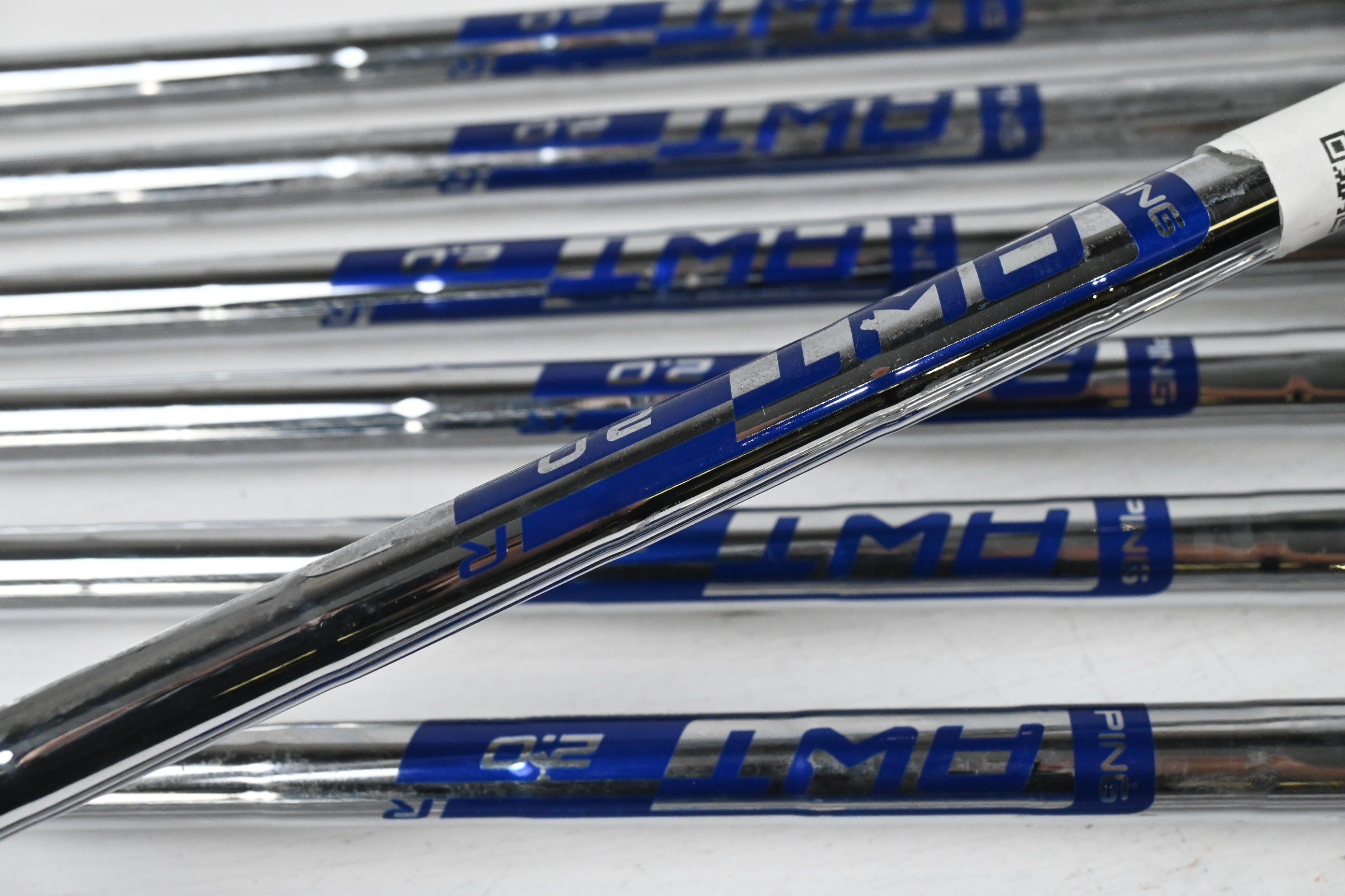 Ping G425 Irons / 5-PW+GW+SW+LW / Black Dot / Regular Flex Ping AWT 2.0 Shafts
