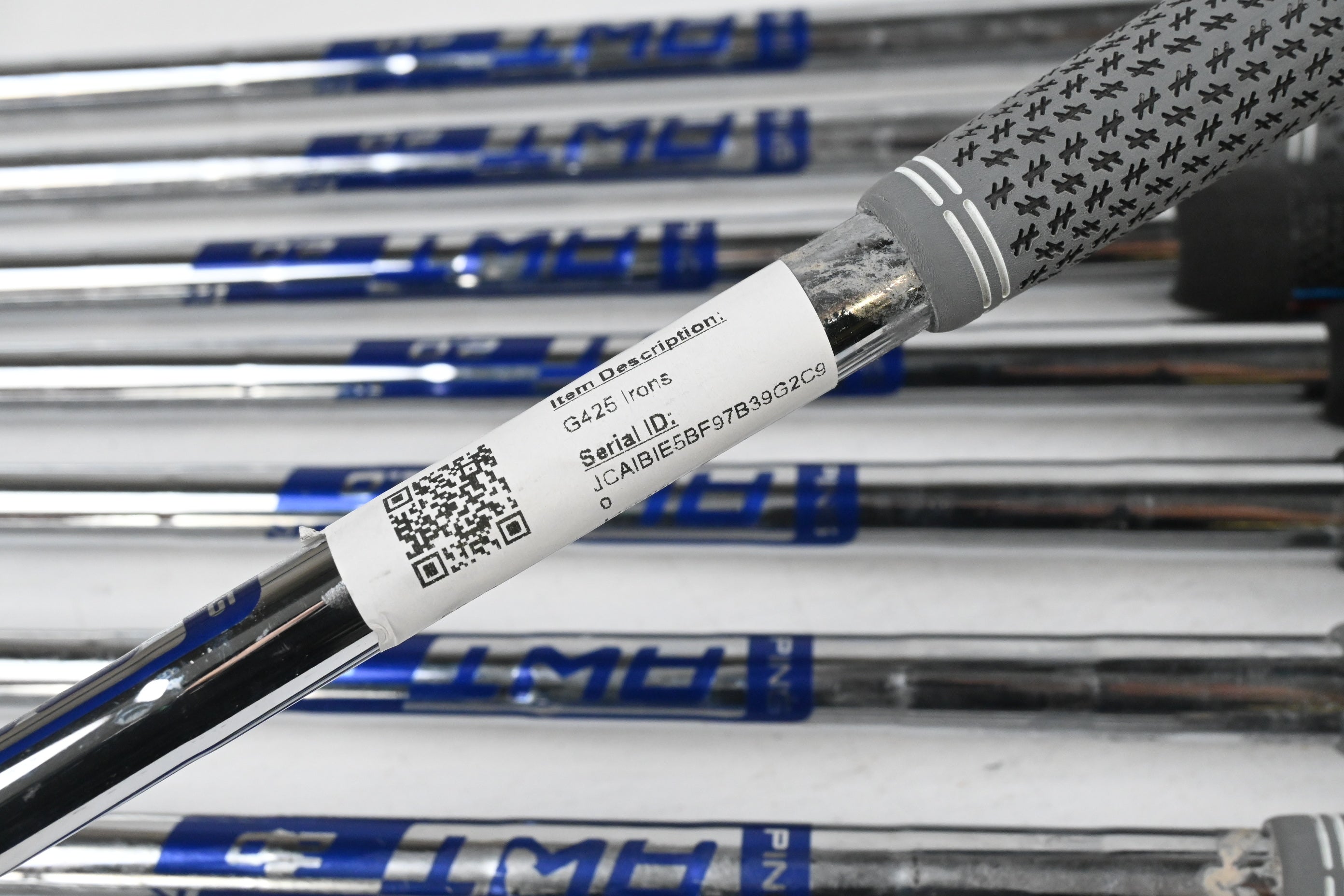 Ping G425 Irons / 5-PW+GW+SW+LW / Black Dot / Regular Flex Ping AWT 2.0 Shafts