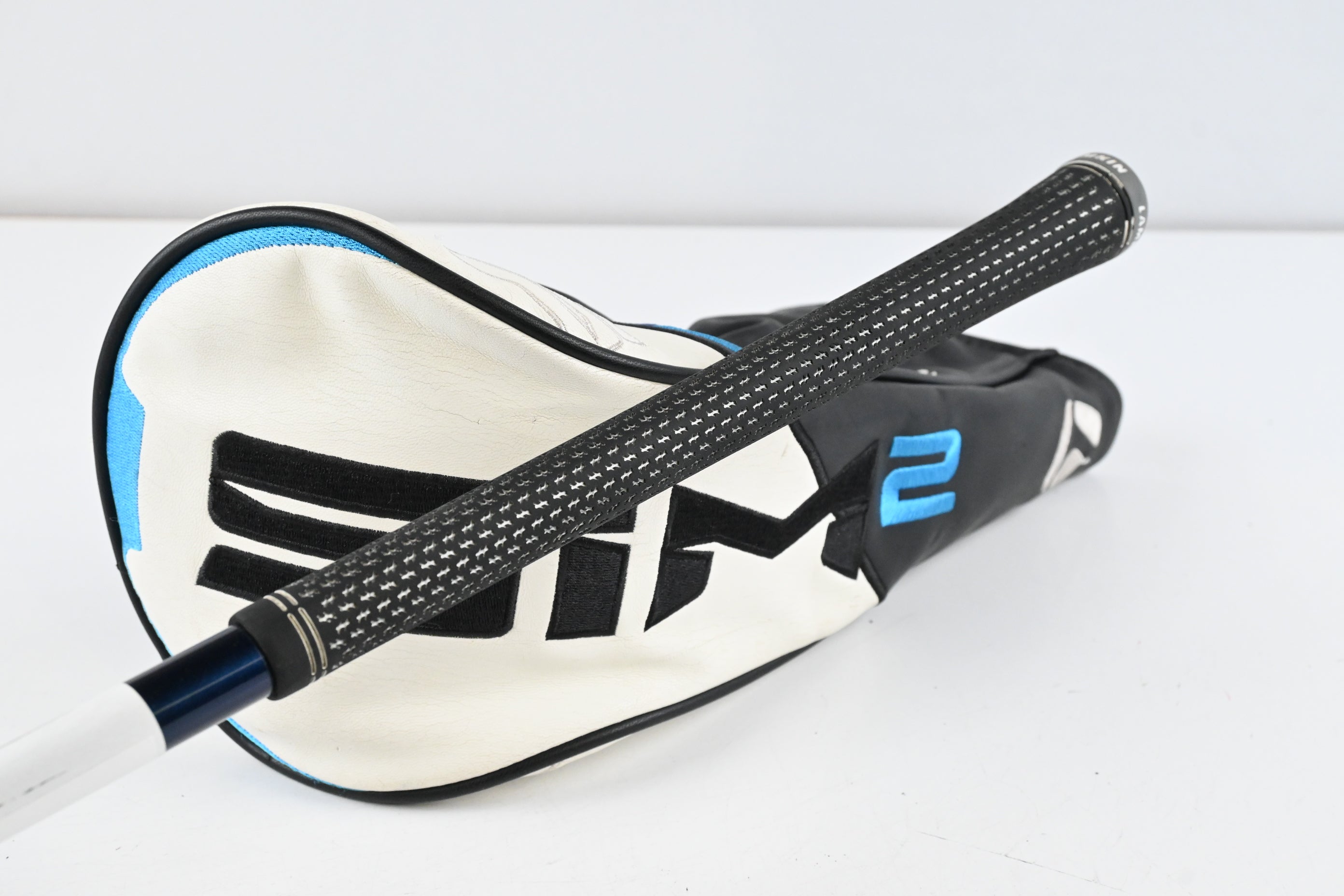 Taylormade SIM2 Max Driver / 9 Degree / Stiff Flex Fujikura Ventus Blue 5 Shaft