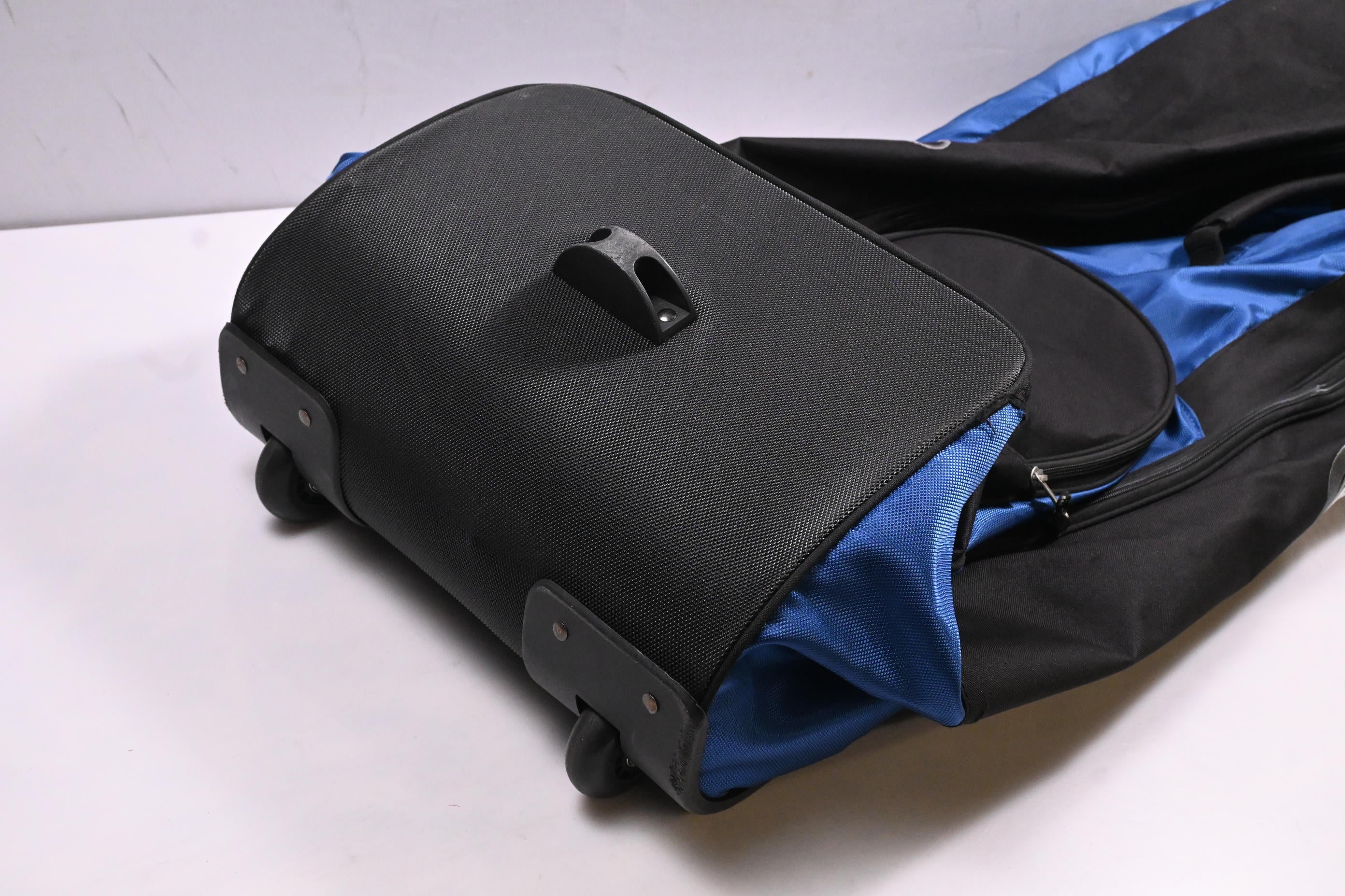 Confidence Golf Travel Cover / Black, Blue