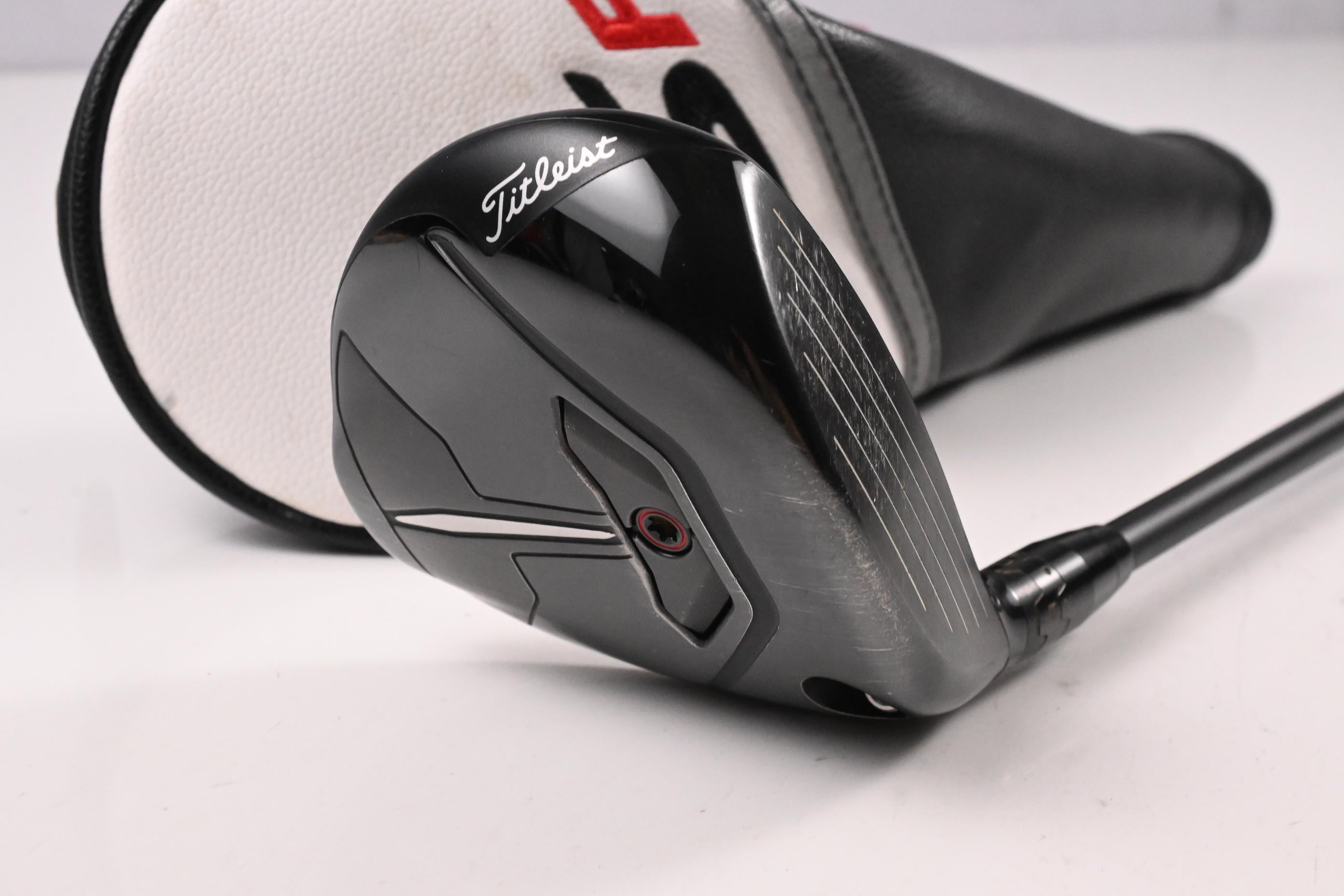 Titleist TSR2 #5 Wood / 18 Degree / Regular Flex Hzrdus Gen4 Red CB 60 Shaft