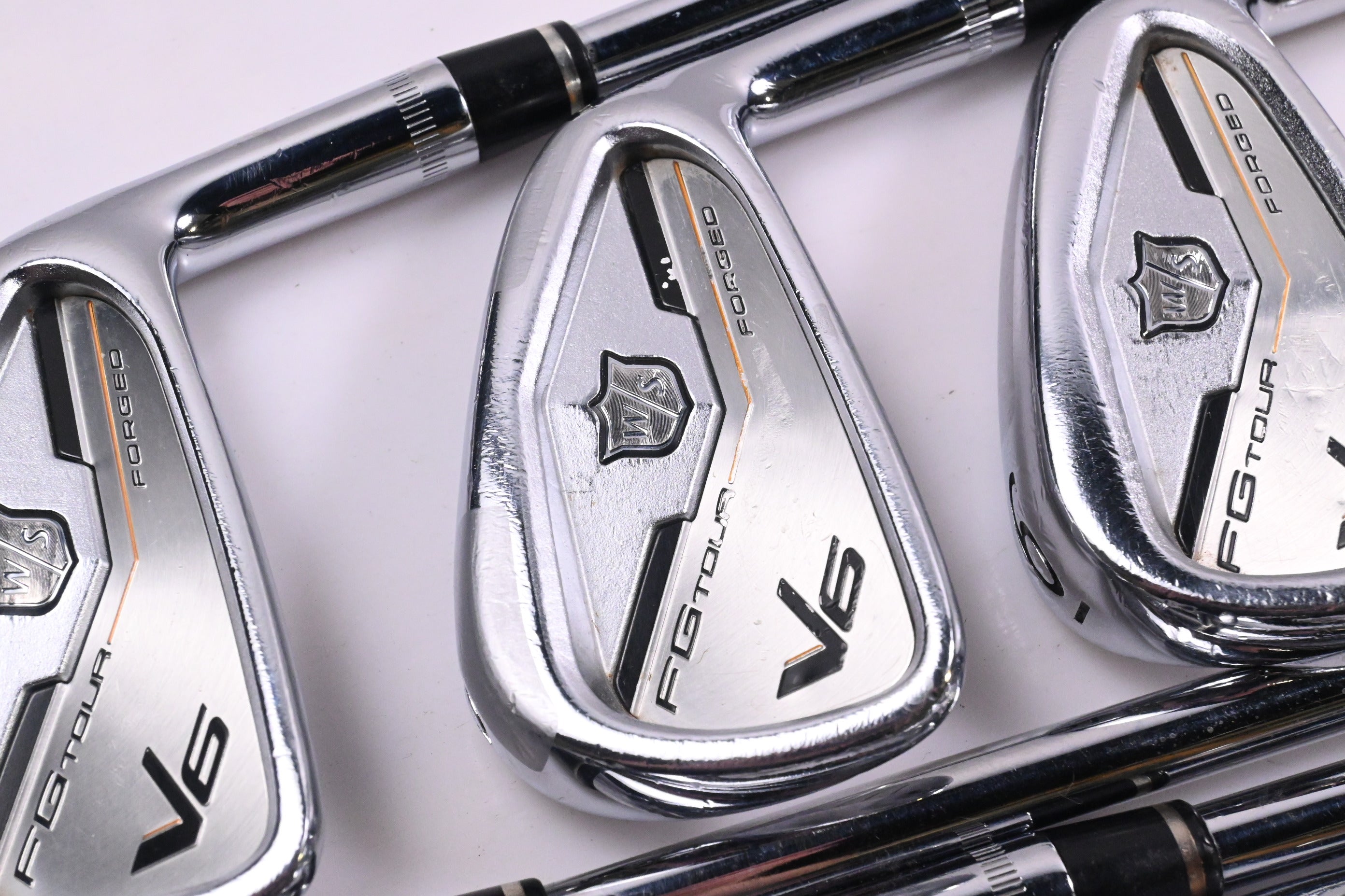 Wilson FG Tour V6 Irons / 4-PW / Regular Flex Dynamic Gold AMT R300 Shafts