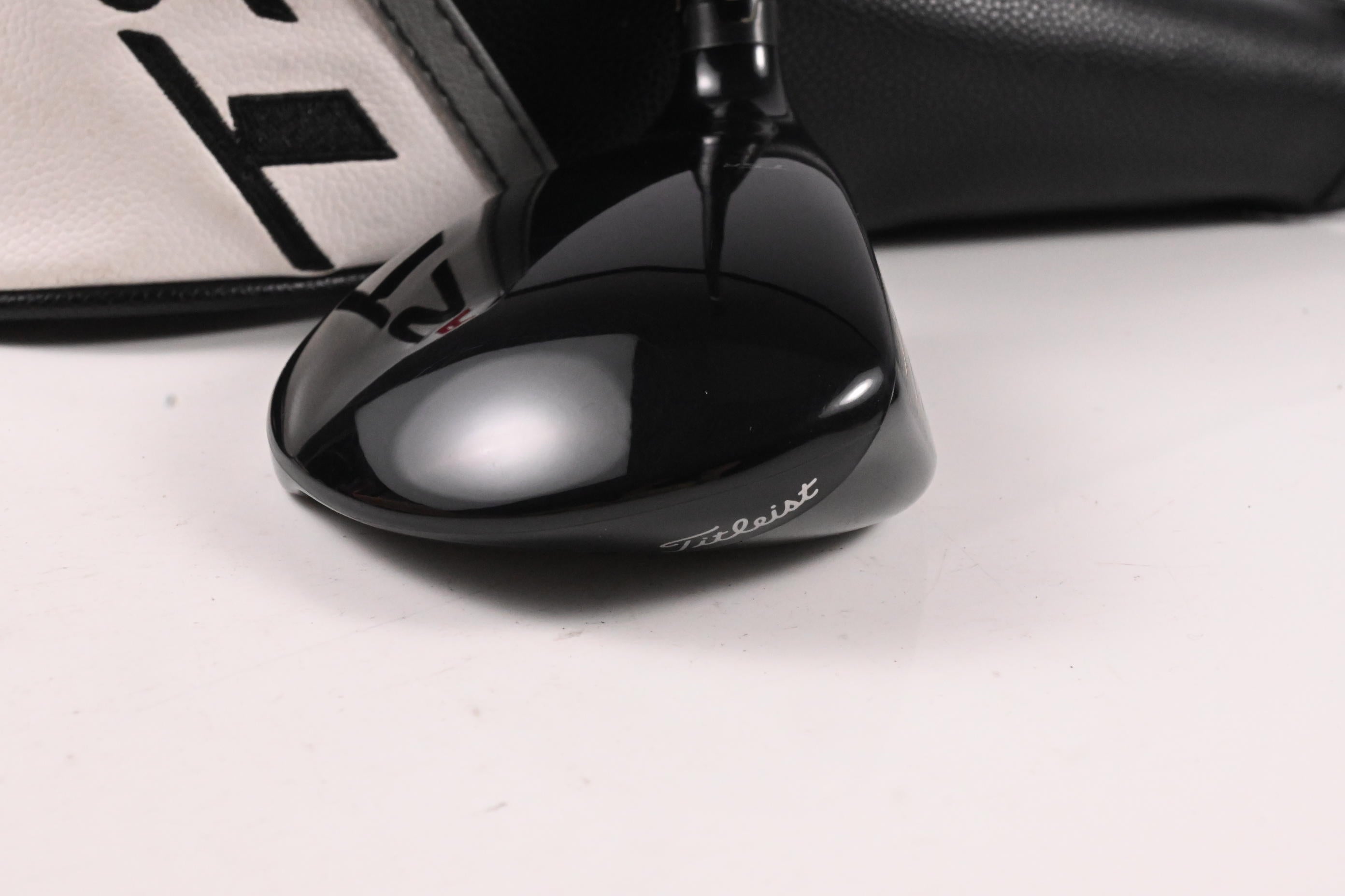 Titleist TSR2 #5 Wood / 18 Degree / Regular Flex Hzrdus Gen4 Red CB 60 Shaft