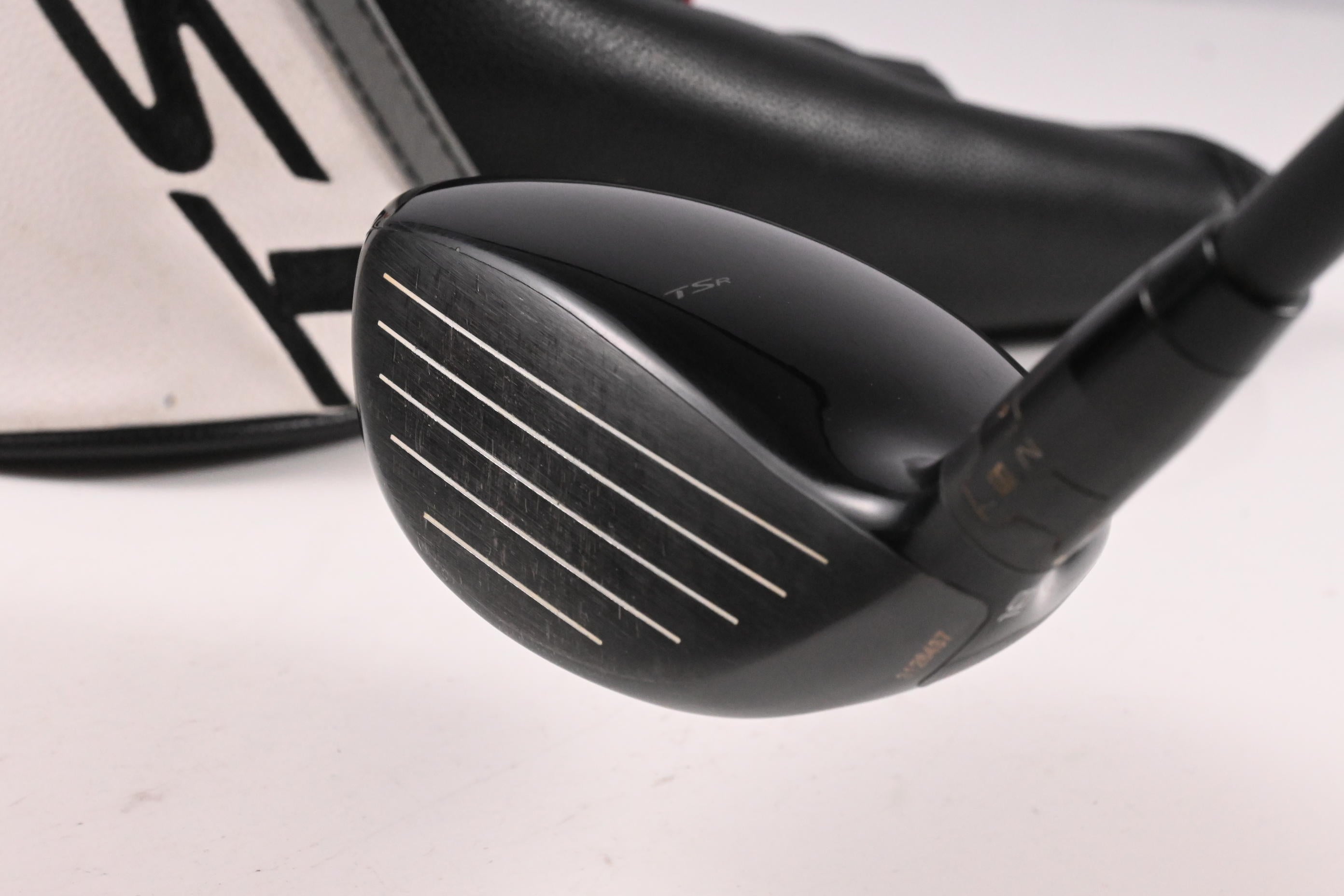 Titleist TSR2 #5 Wood / 18 Degree / Regular Flex Hzrdus Gen4 Red CB 60 Shaft