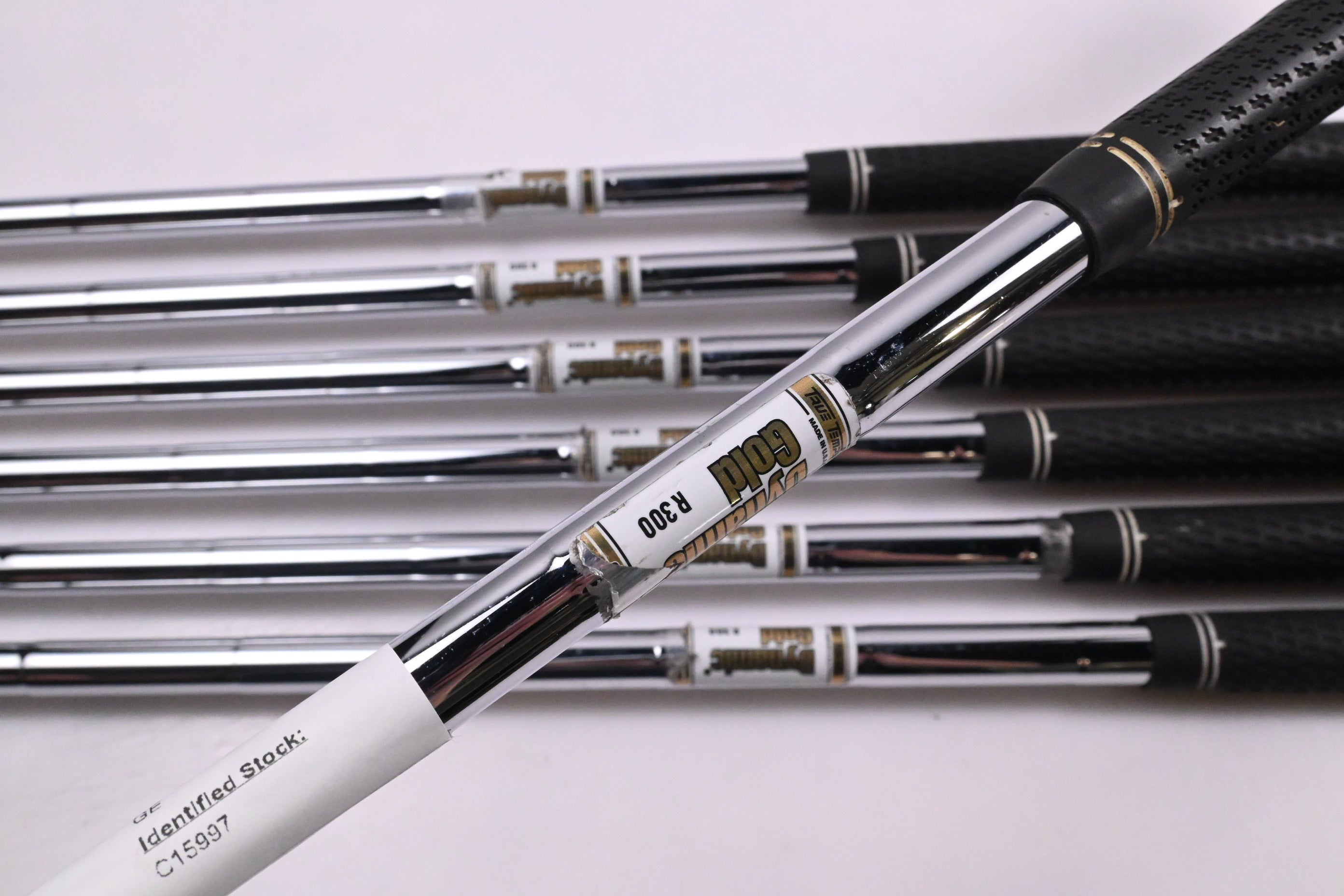 Wilson FG Tour V6 Irons / 4-PW / Regular Flex Dynamic Gold AMT R300 Shafts