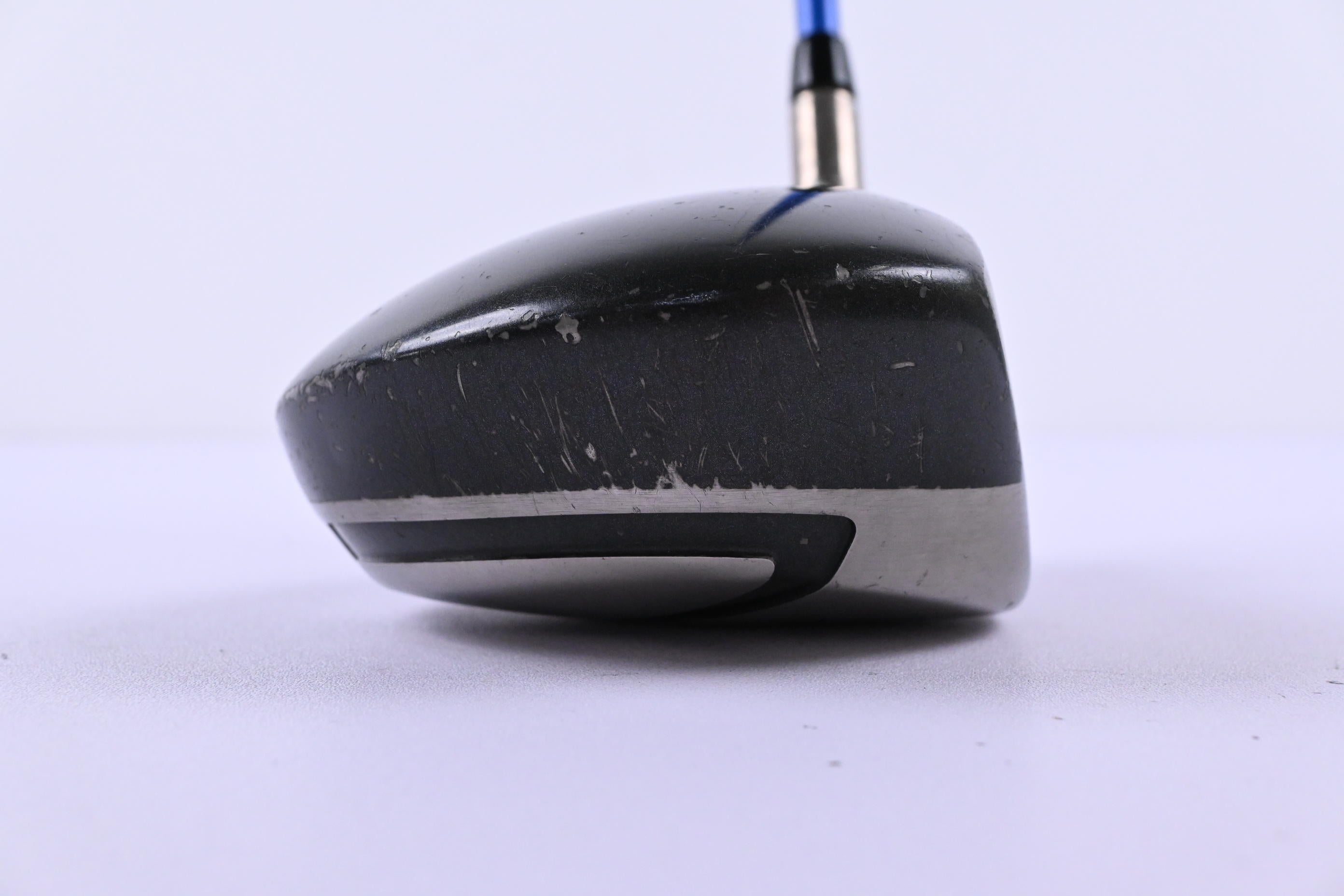 Titleist 905 T Driver / 9.5 Degree / Stiff Flex Grafalloy Blue Shaft