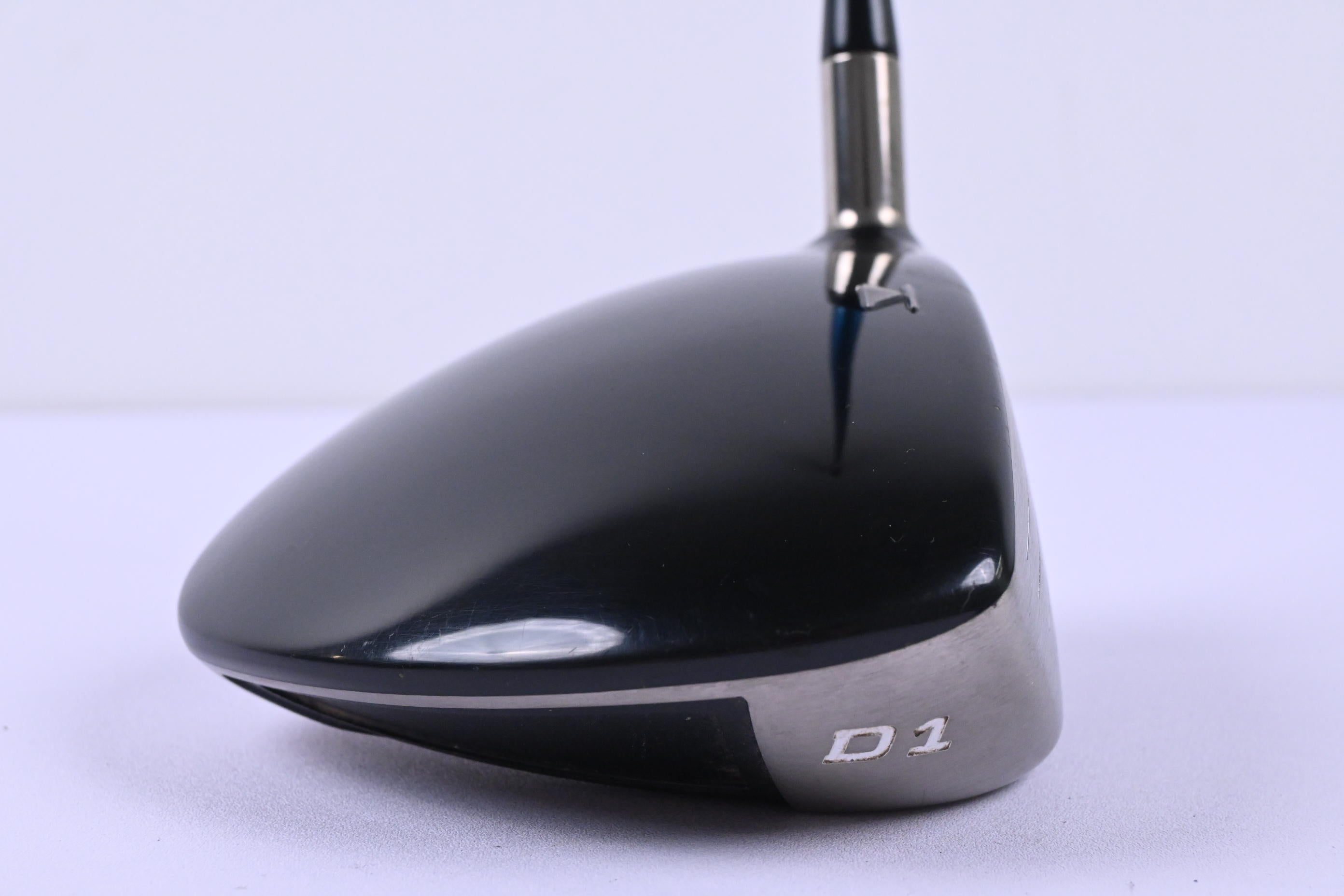 Titleist 907 D1 Driver / 9.5 Degree / Stiff Flex Aldila VS Proto 65 Shaft