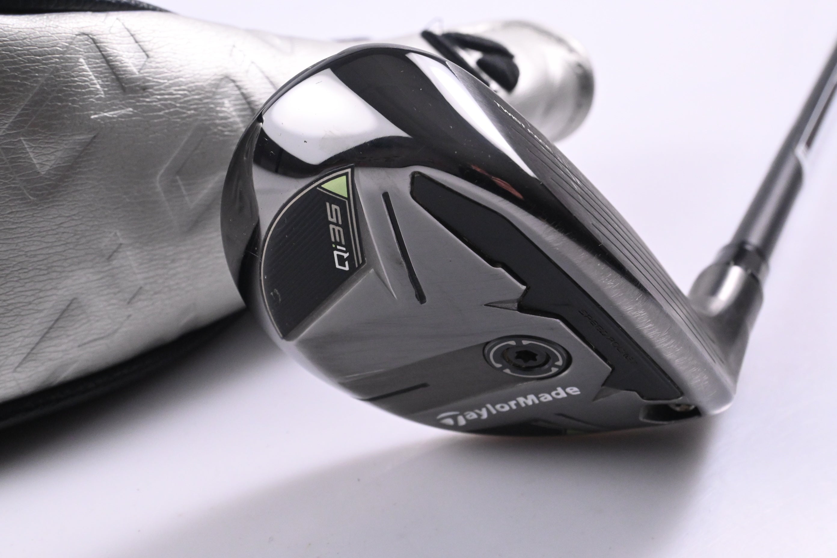 Taylormade Qi35 #4 Hybrid / 22 Degree / Regular Flex Fujikura Ventus Blue 6