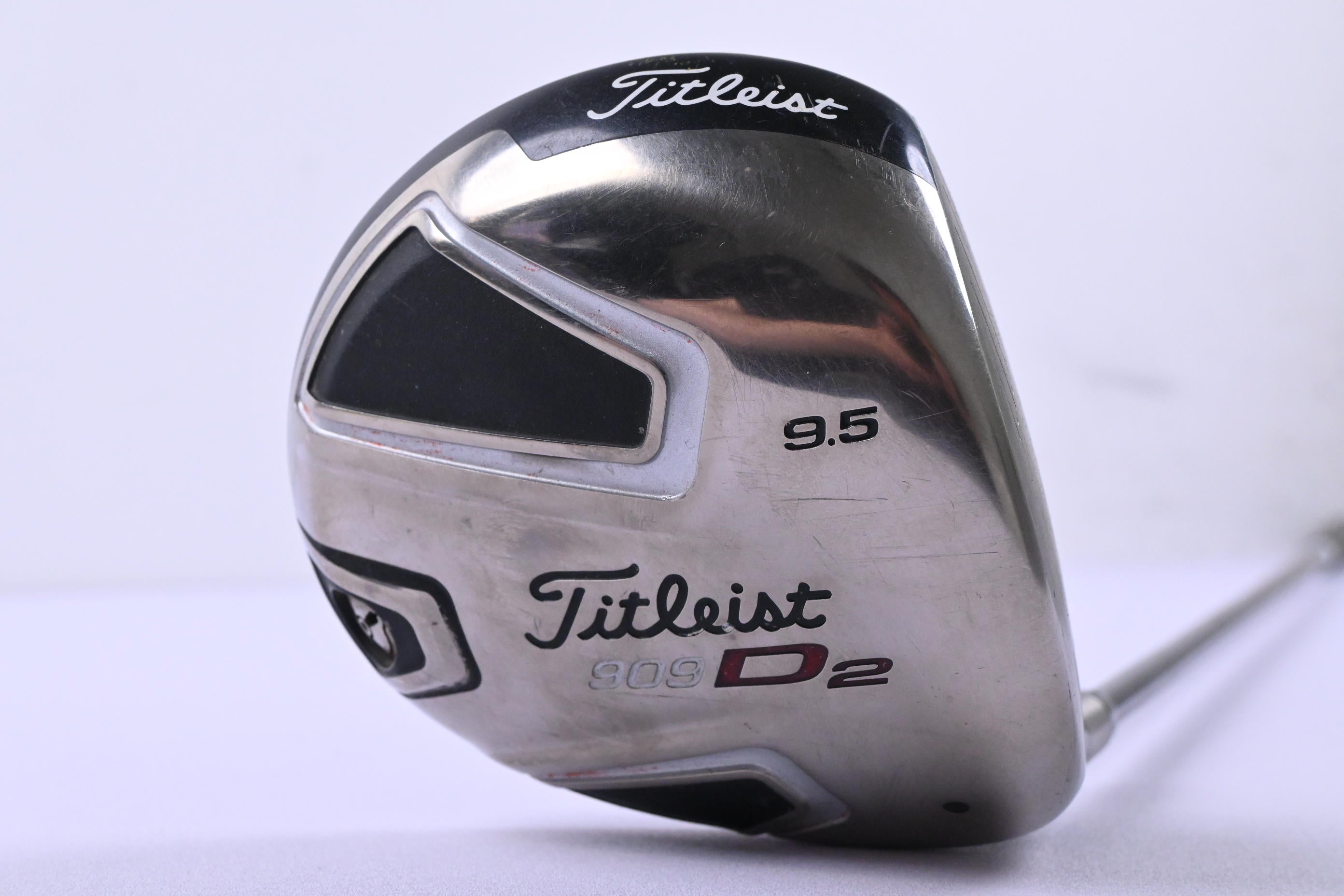 Titleist 909 D2 Driver / 9.5 Degree / Stiff Flex Aldila Voodoo Shaft