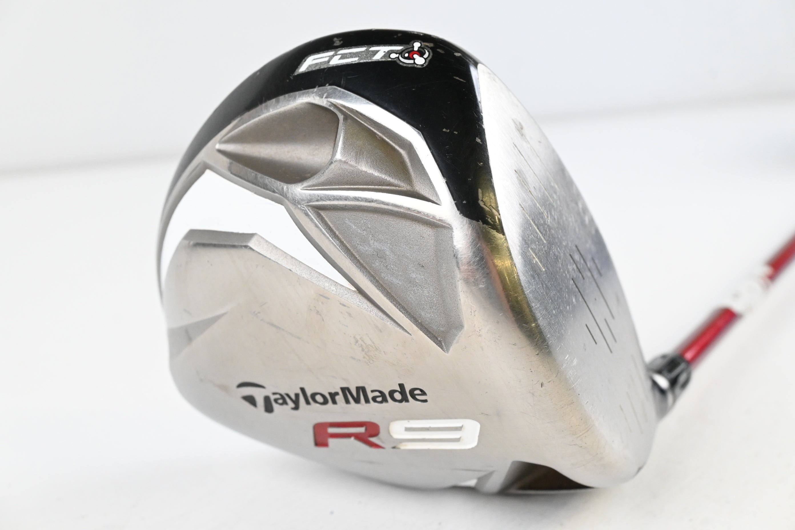 Taylormade R9 Driver / 9.5 Degree / Regular Flex Fujikura Motore 65 Shaft