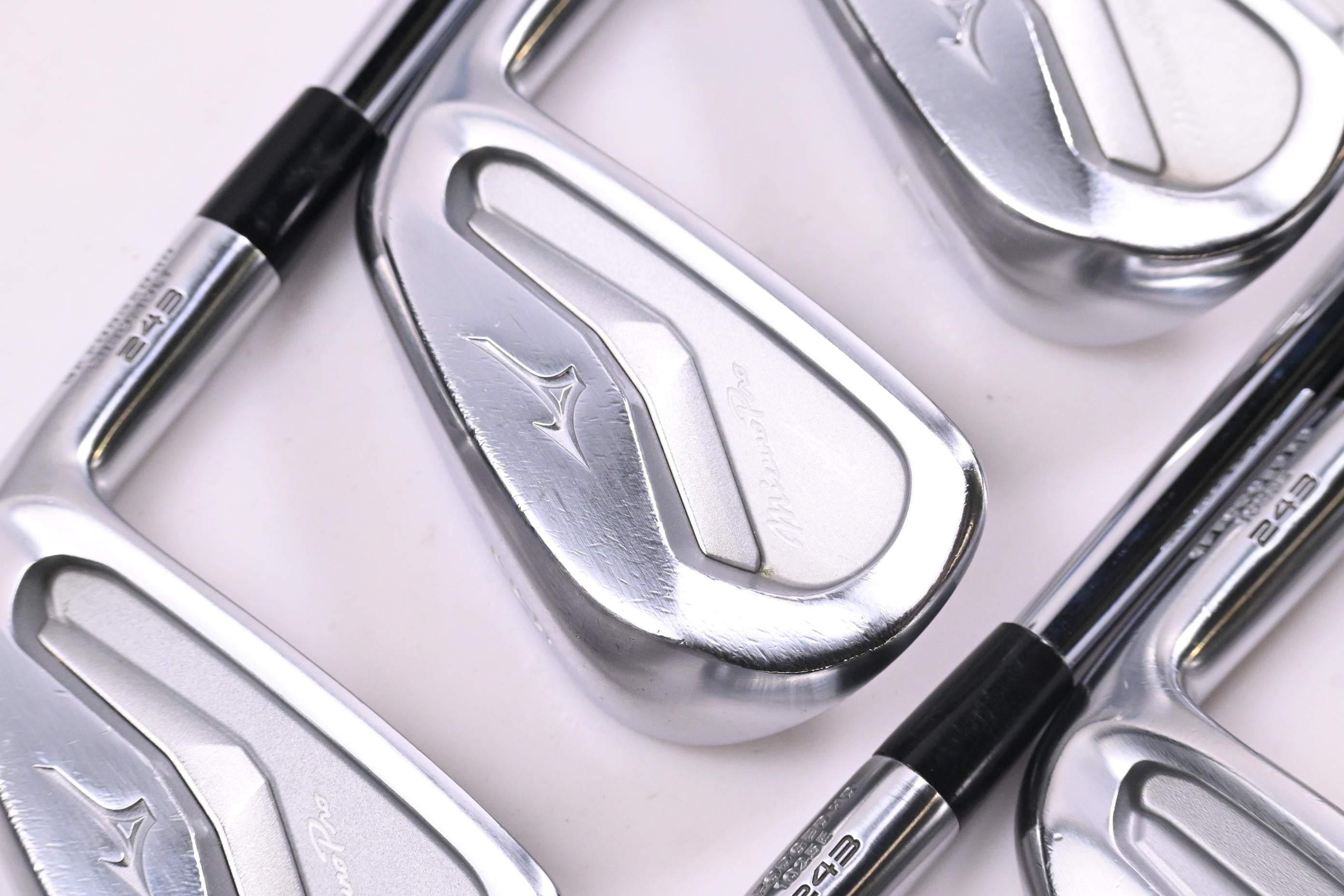 Mizuno Pro 243 Irons / 5-PW / Regular Flex Dynamic Gold 105 R300 Shafts