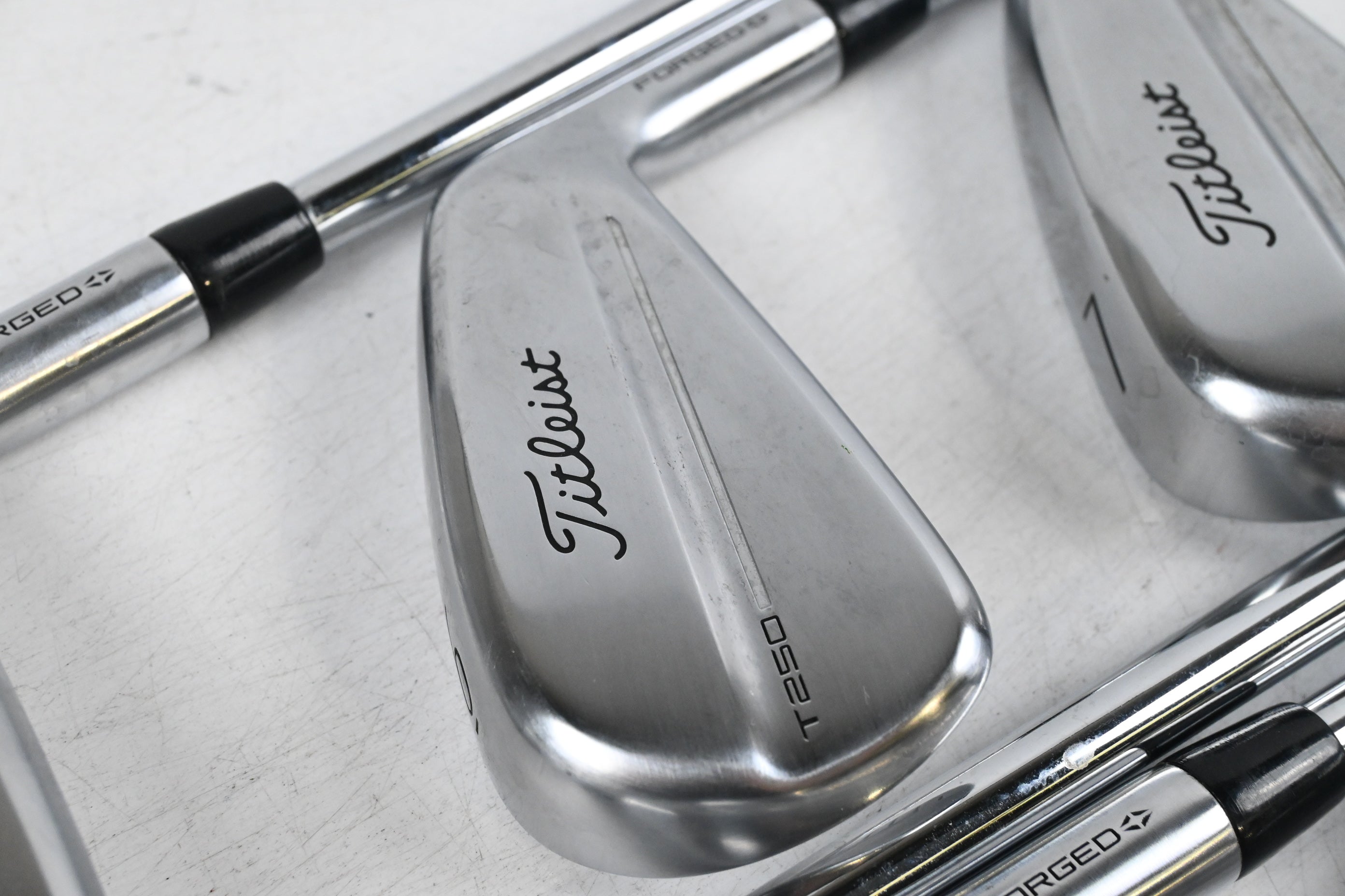 Titleist T250 2025 Irons / 5-PW / Stiff Flex Project X Rifle Shafts