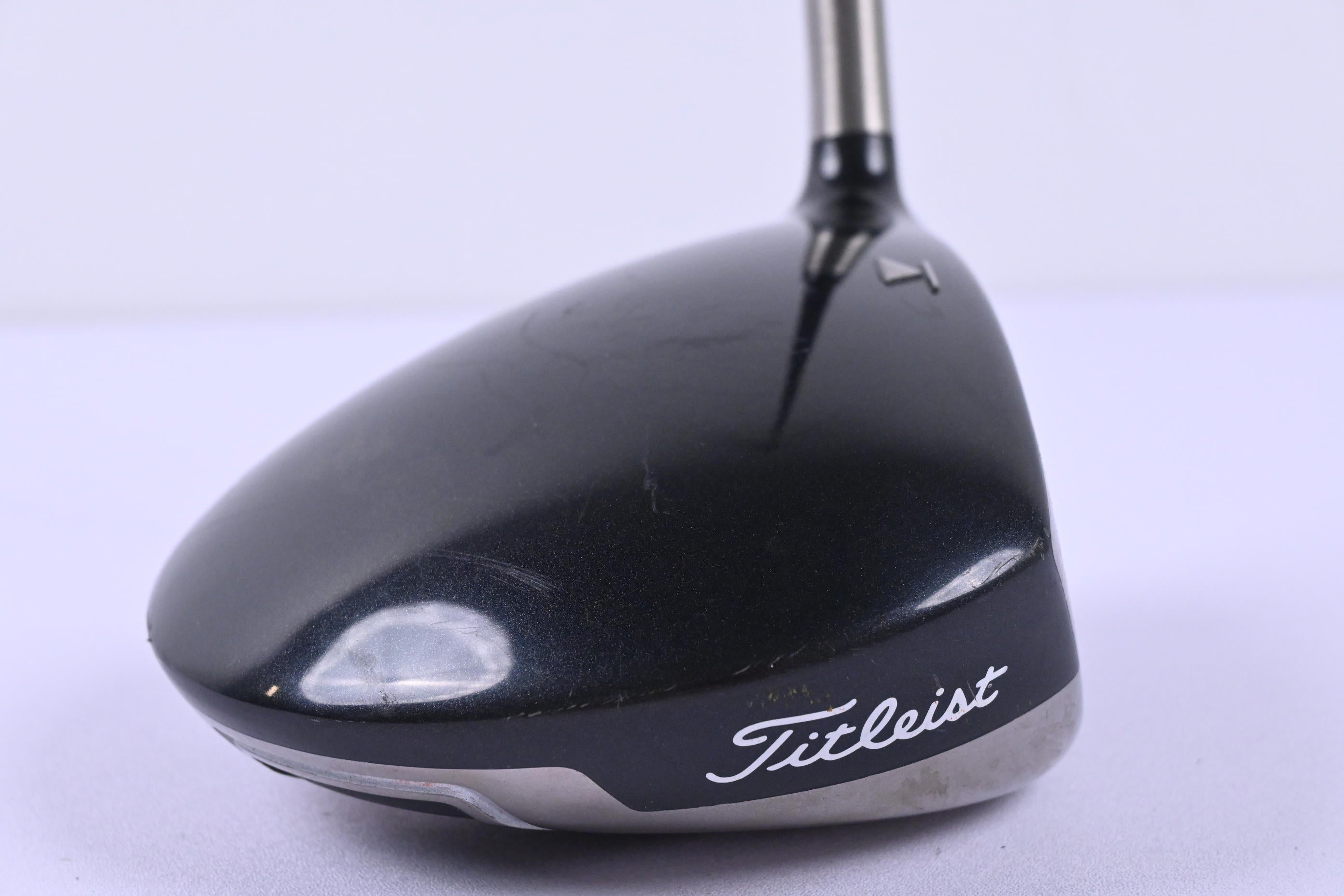 Titleist 909 D2 Driver / 9.5 Degree / Stiff Flex Aldila Voodoo Shaft