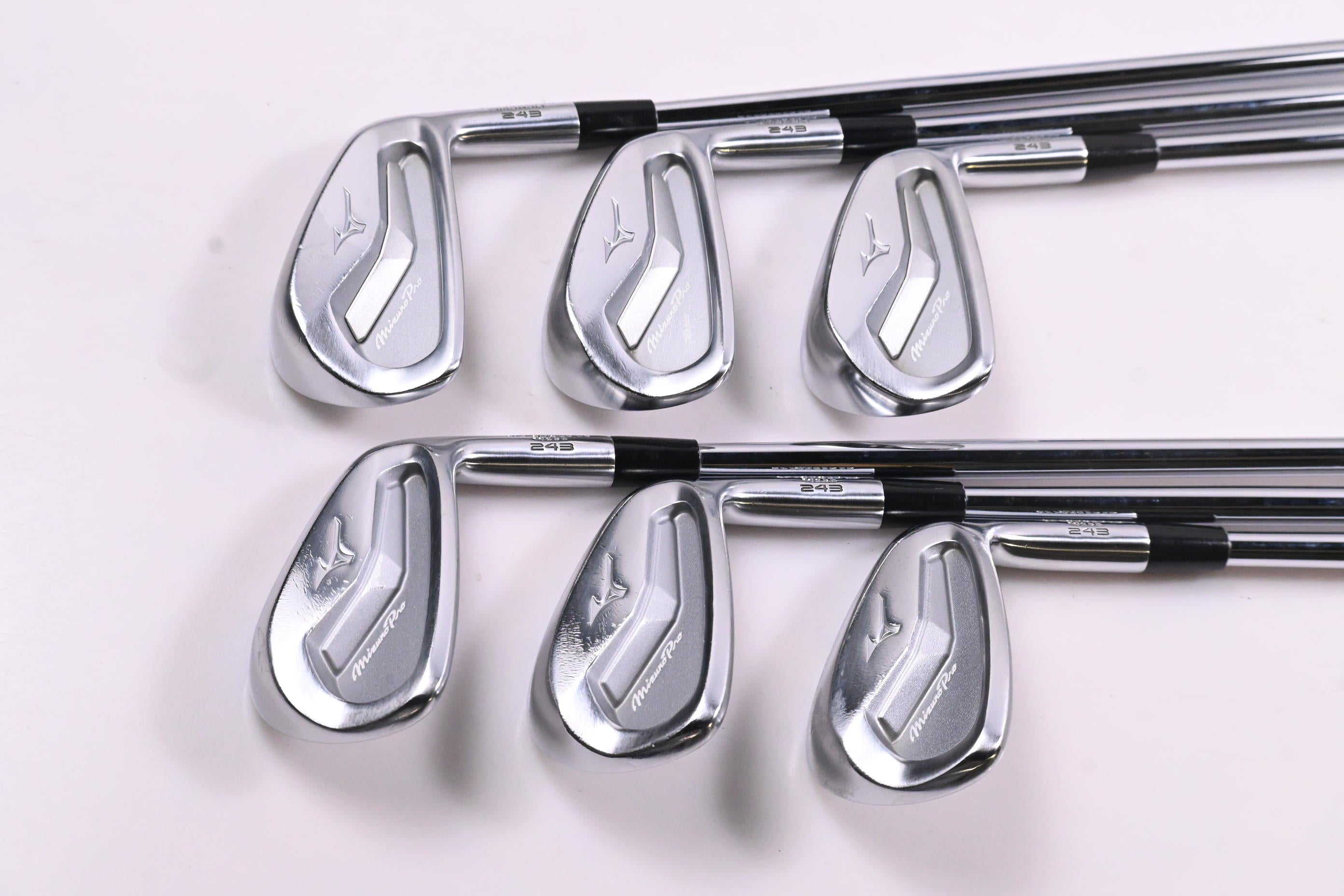 Mizuno Pro 243 Irons / 5-PW / Regular Flex Dynamic Gold 105 R300 Shafts