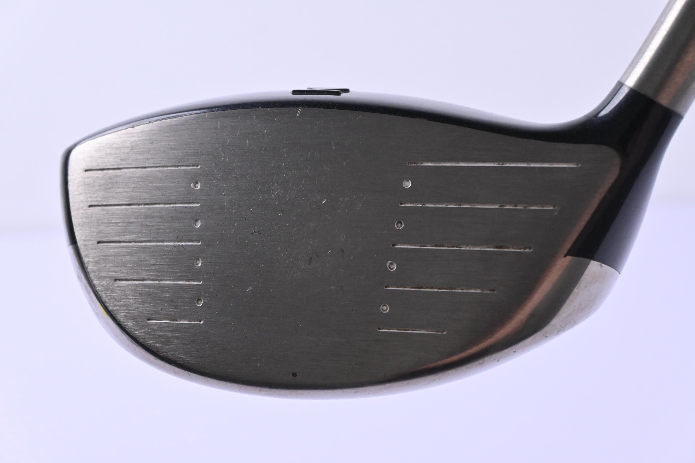 Titleist 909 D2 Driver / 9.5 Degree / Stiff Flex Aldila Voodoo Shaft