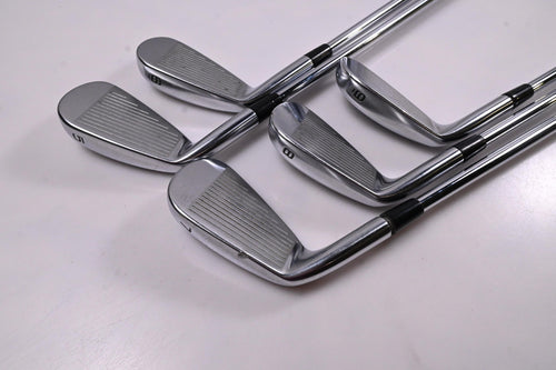Mizuno JPX 800 Irons / 6-PW / Regular Flex Dynalite Gold XP R300 Shafts