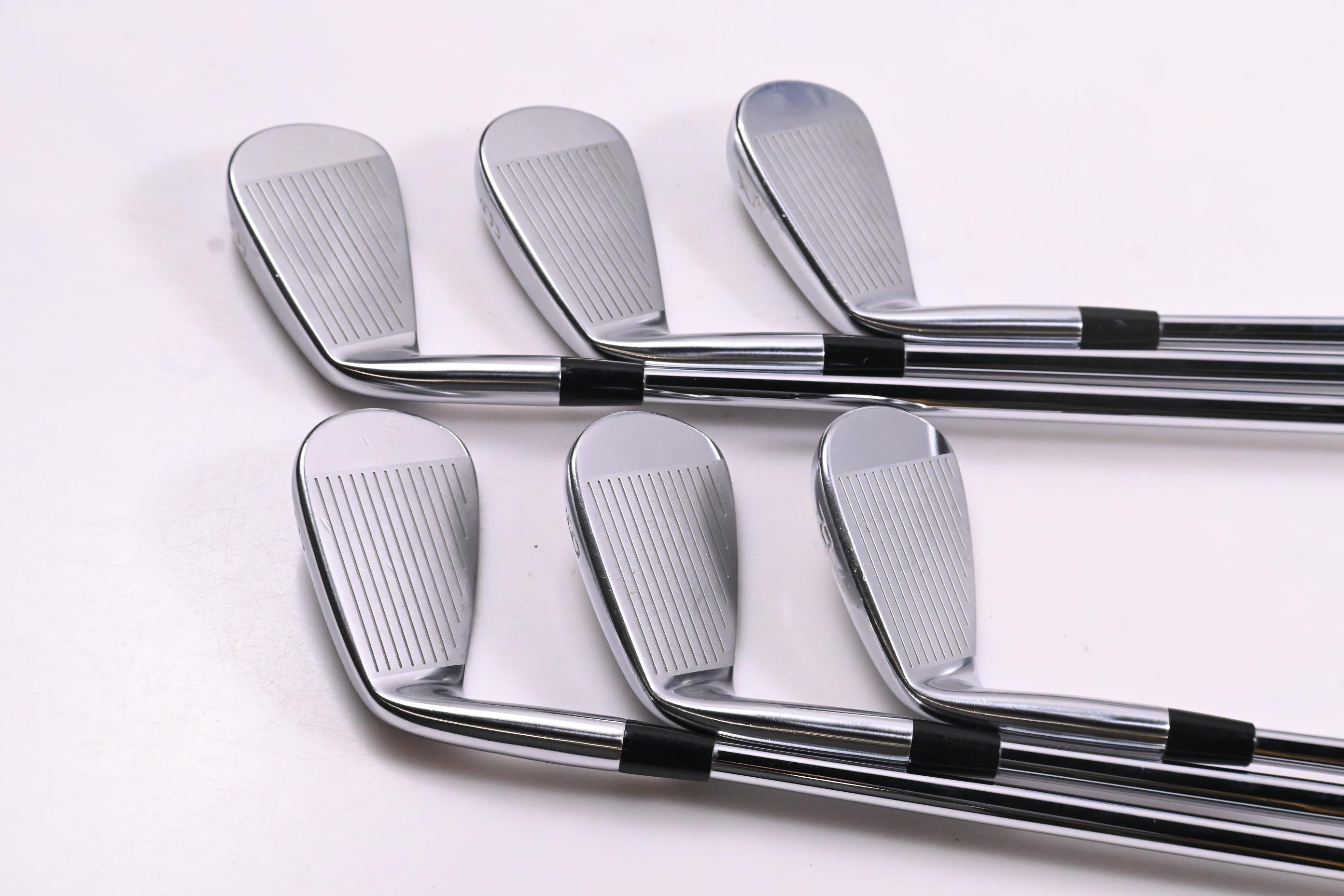 Mizuno Pro 243 Irons / 5-PW / Regular Flex Dynamic Gold 105 R300 Shafts