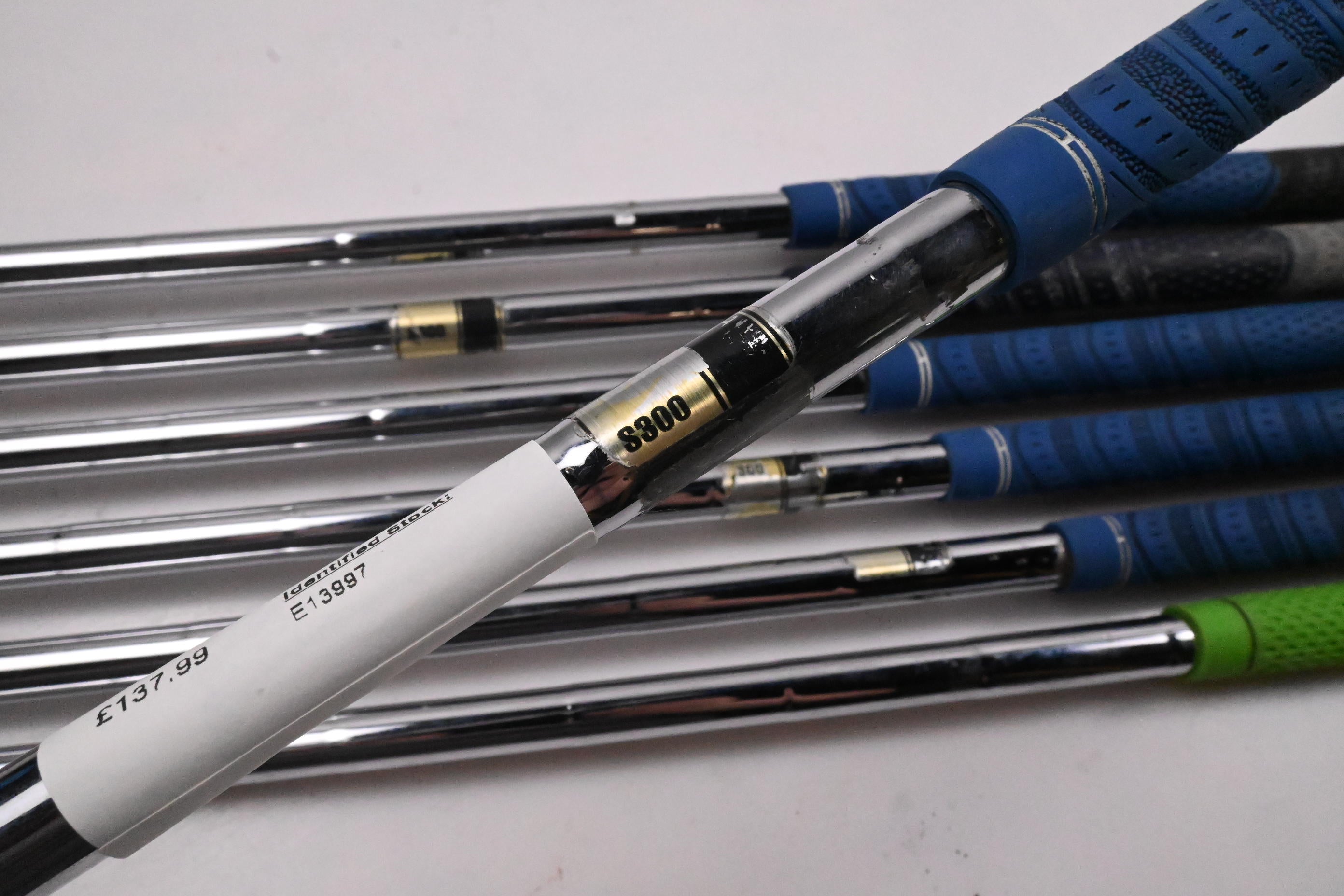 Taylormade Tour Preferred MB 2011 Irons / 4-PW / Stiff Flex Dynamic Gold S300