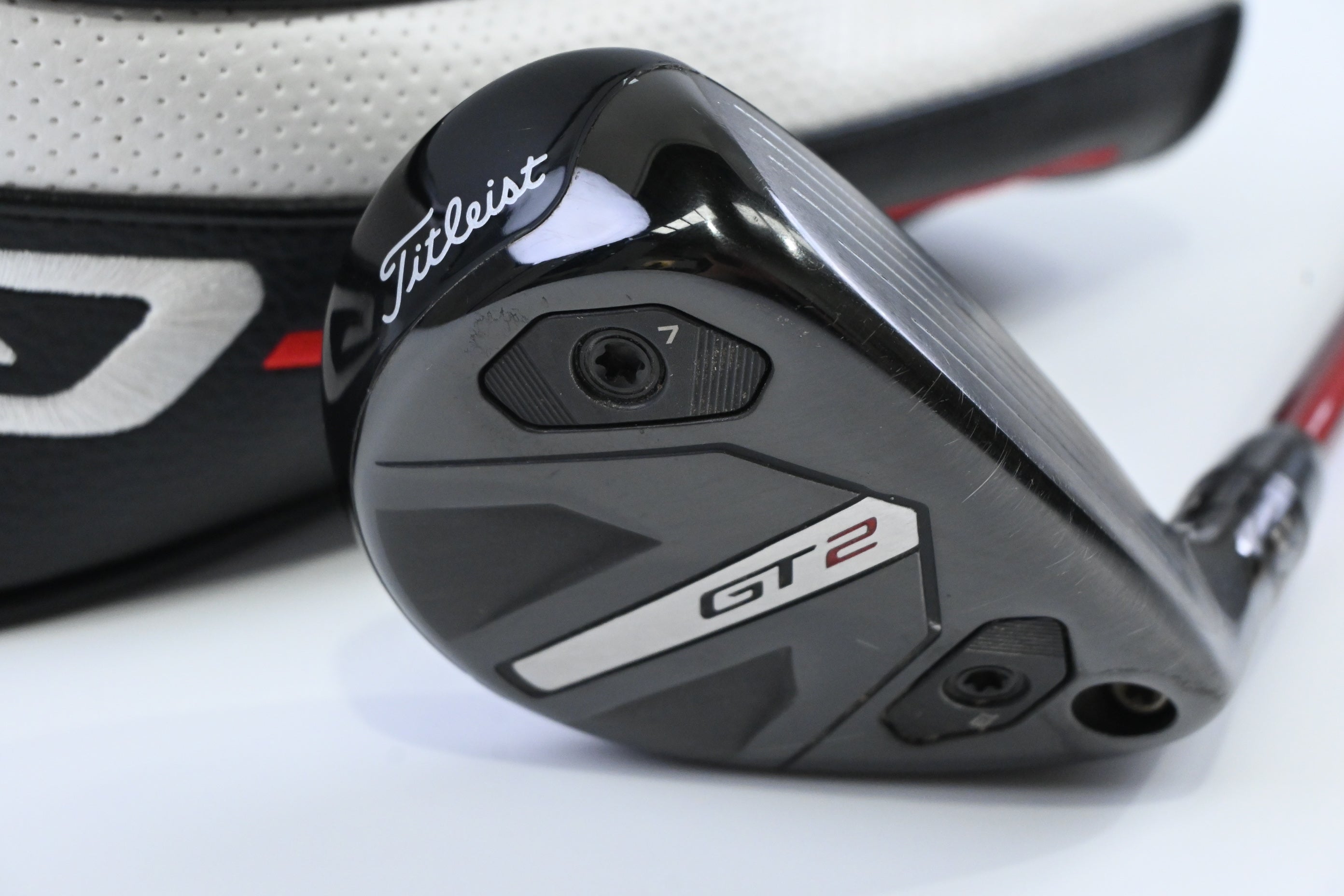 Titleist GT2 #3 Hybrid / 18 Degree / Stiff Flex Denali Red 60