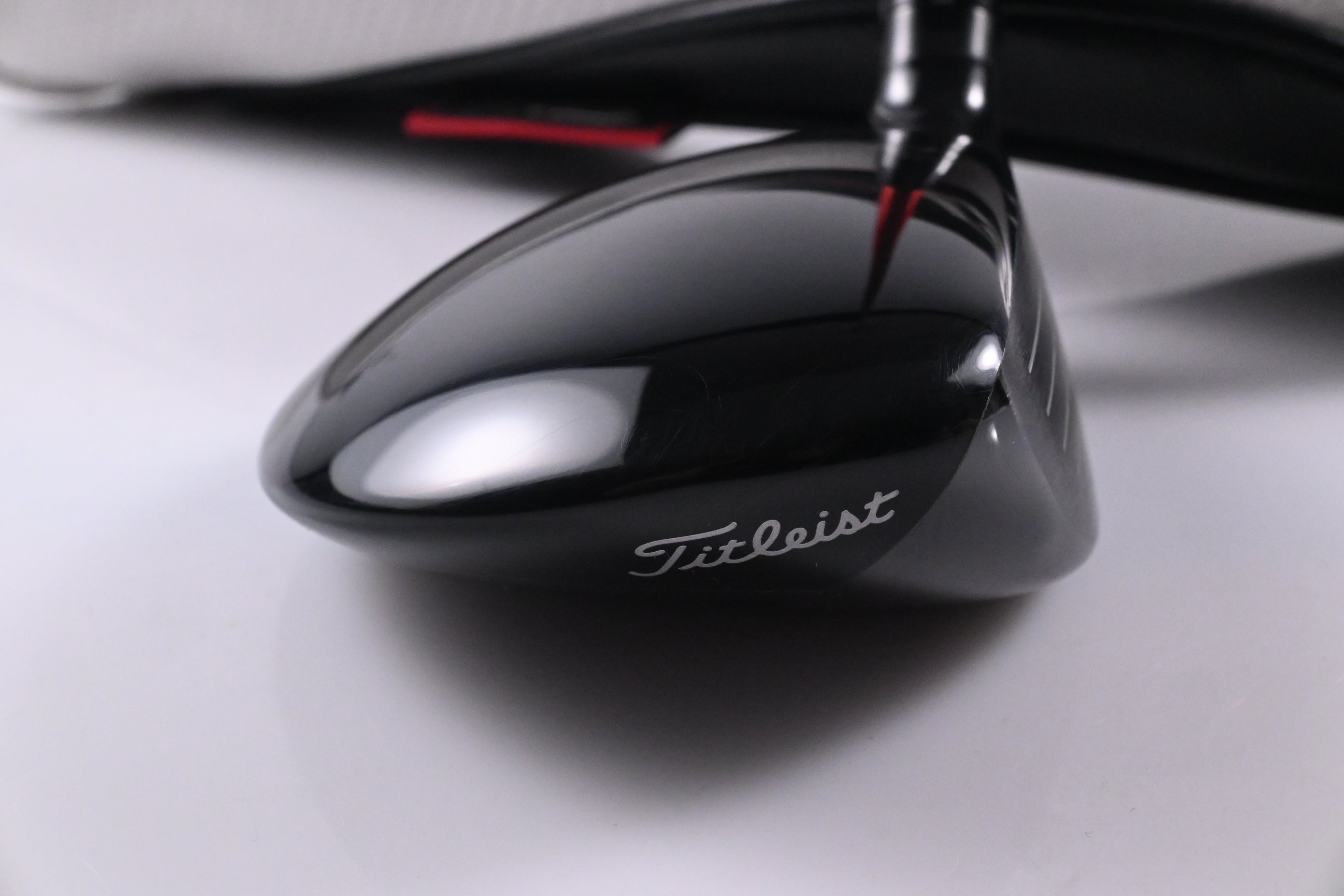 Titleist GT2 #5 Wood / 18 Degree / Stiff Flex Ventus Velocore Red 7 Shaft