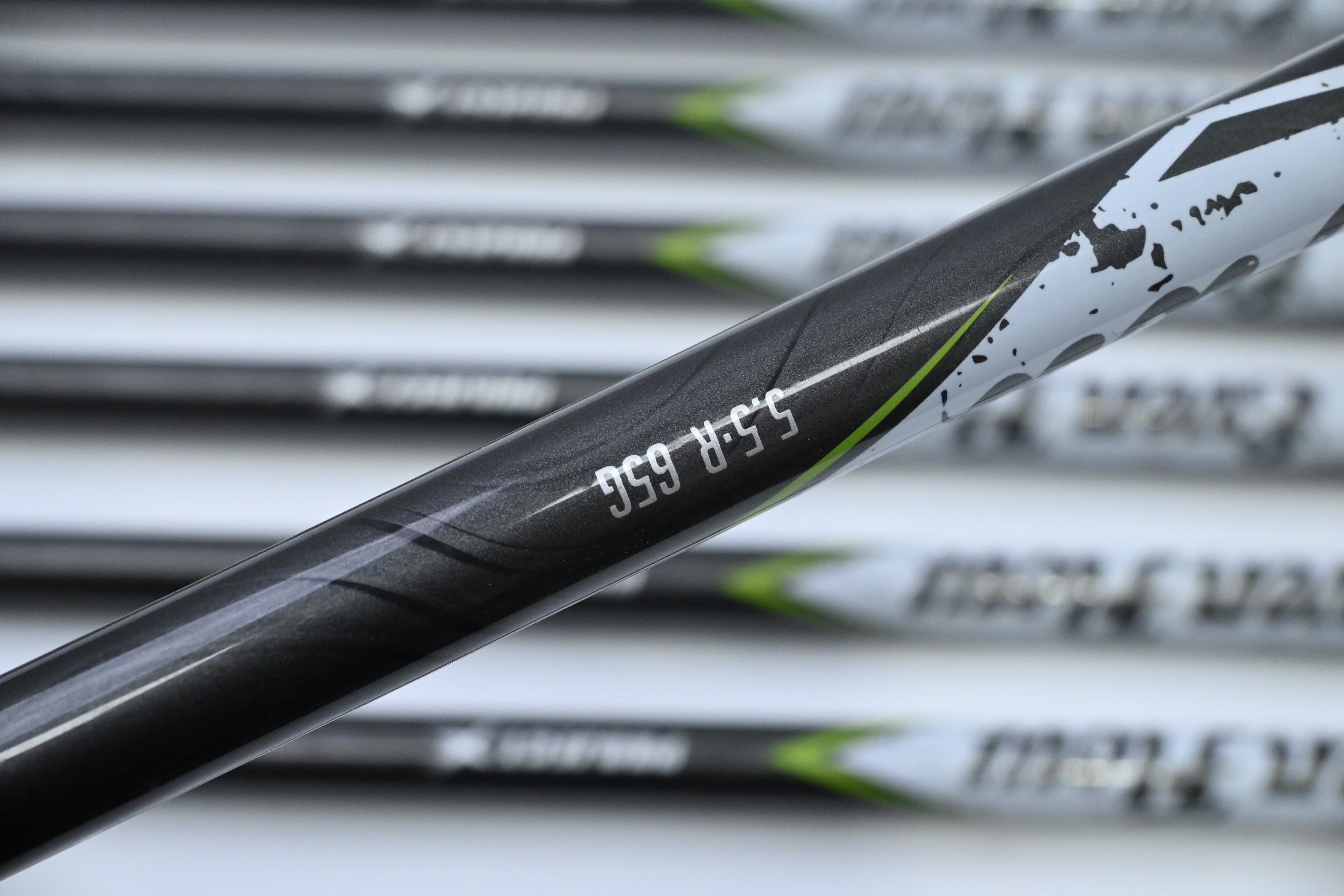 Wilson Launch Pad 2022 Irons / 5-PW+GW+SW / Regular Flex Evenflow Green 65