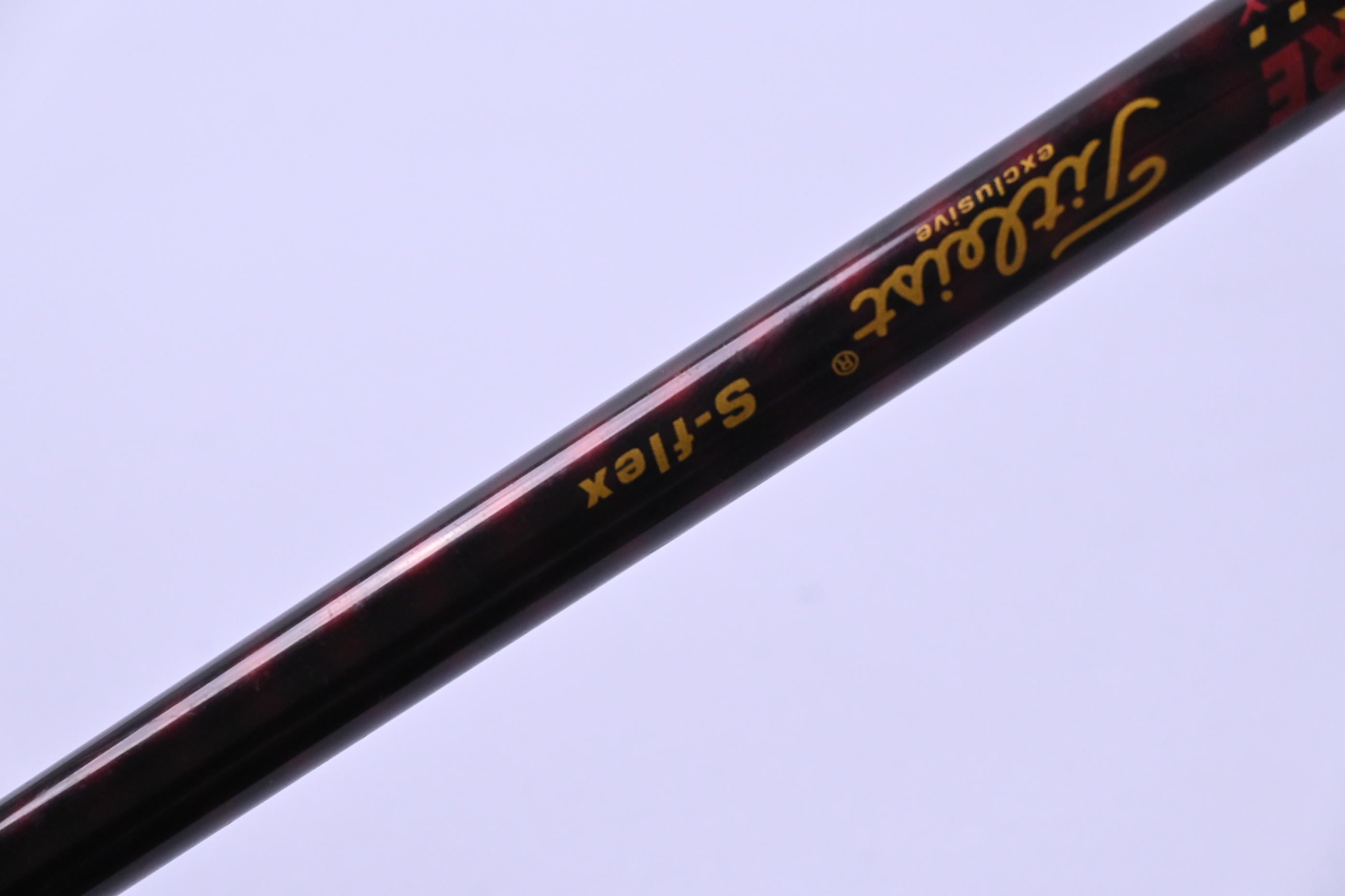 Titleist 909 D2 Driver / 9.5 Degree / Stiff Flex Aldila Voodoo Shaft