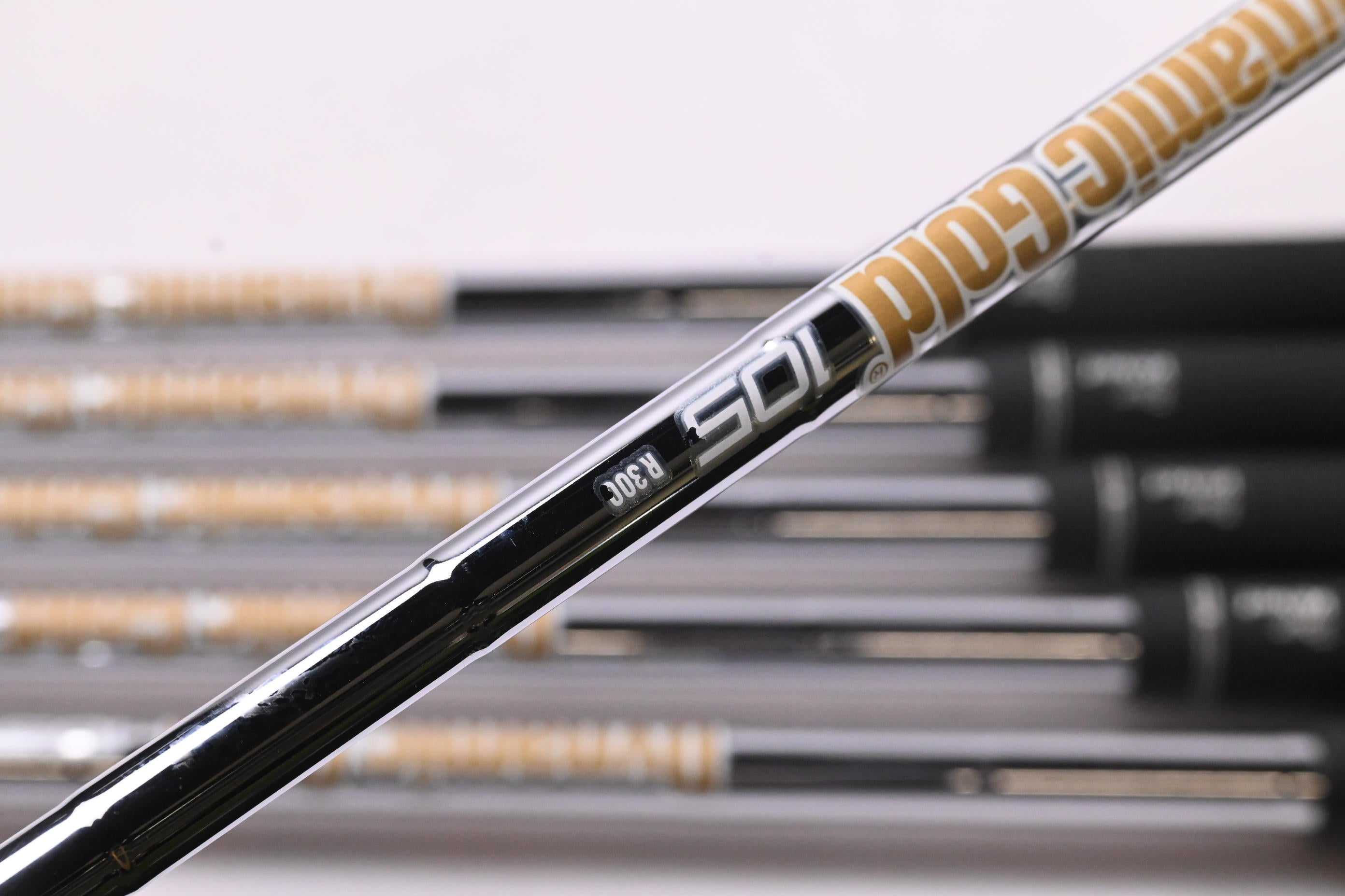 Mizuno Pro 243 Irons / 5-PW / Regular Flex Dynamic Gold 105 R300 Shafts