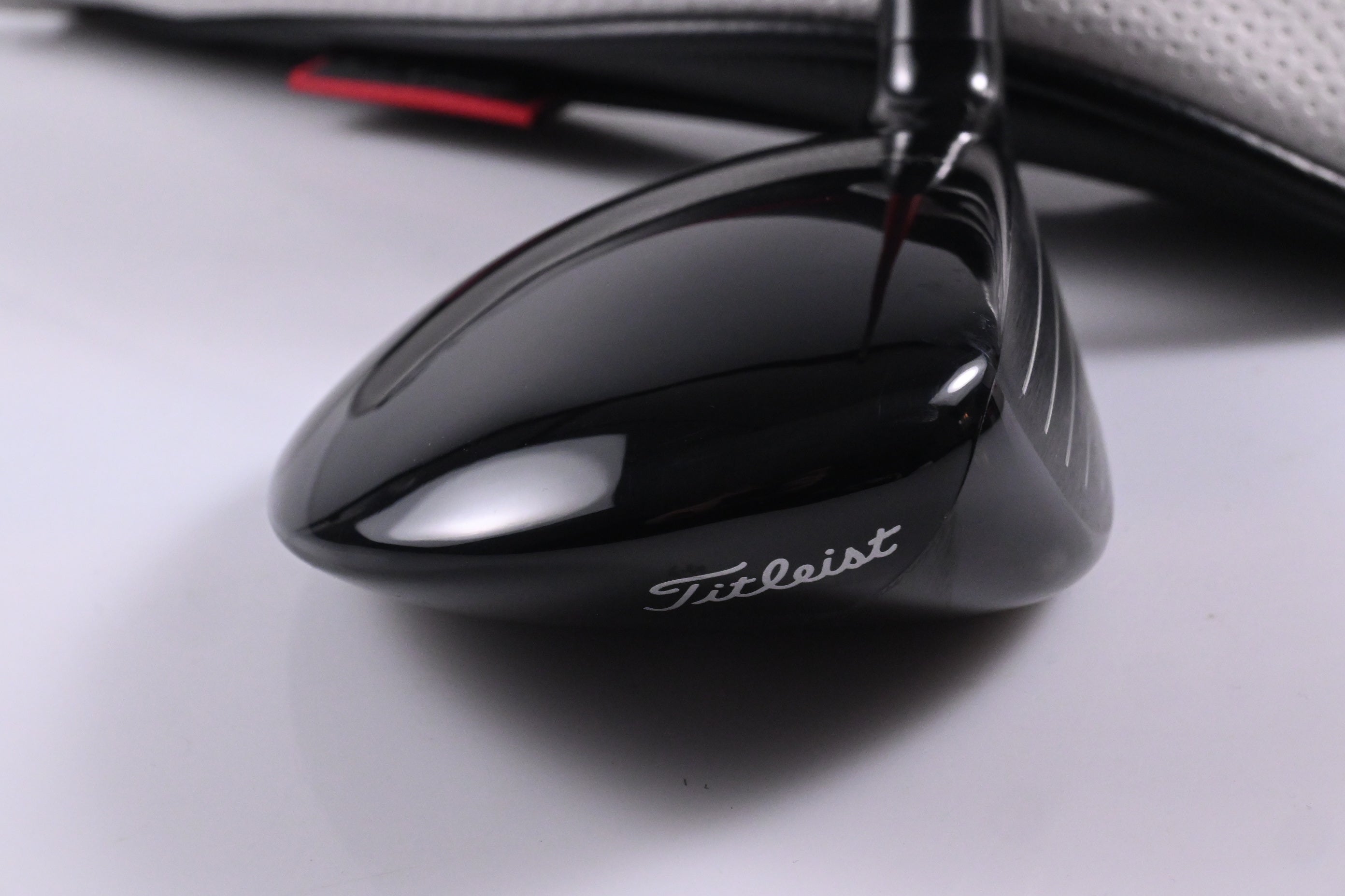 Titleist GT2 #5 Wood / 18 Degree / Regular Flex Project X Denali Red 60 Shaft