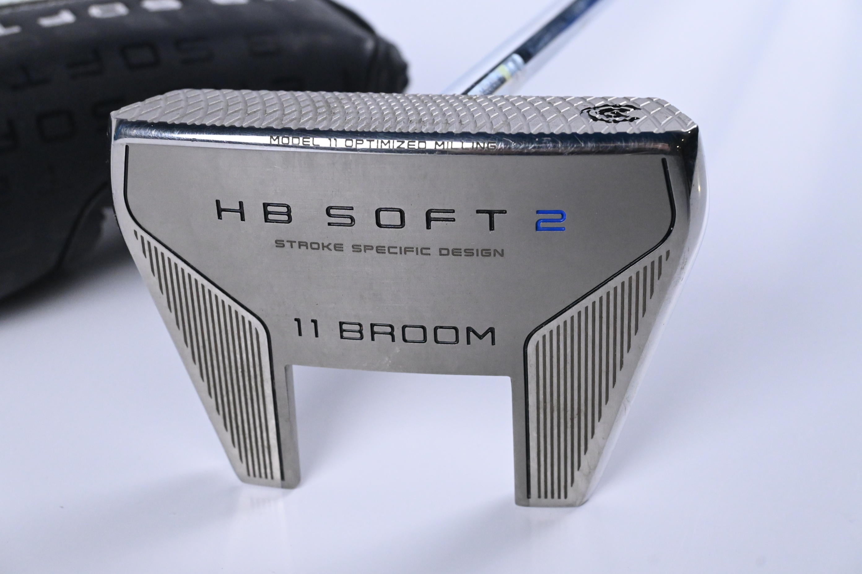 Cleveland HB Soft 2 11 Broom Handle Putter / 48 Inch