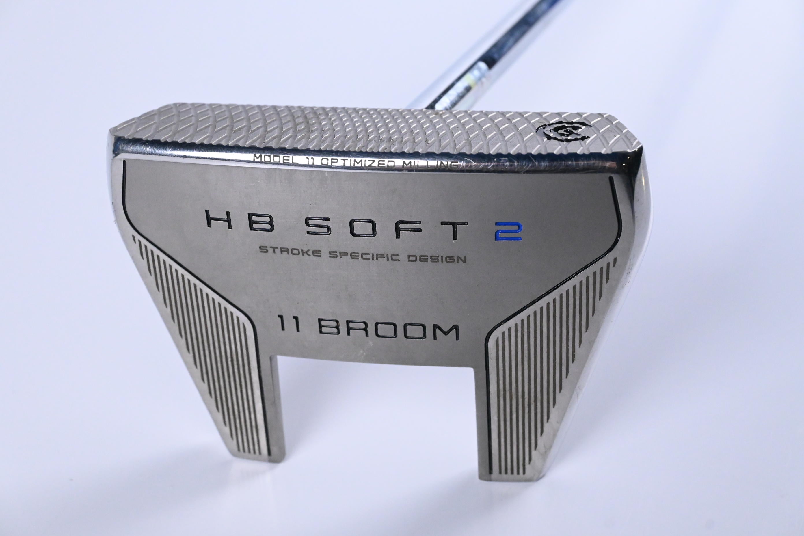 Cleveland HB Soft 2 11 Broom Handle Putter / 48 Inch