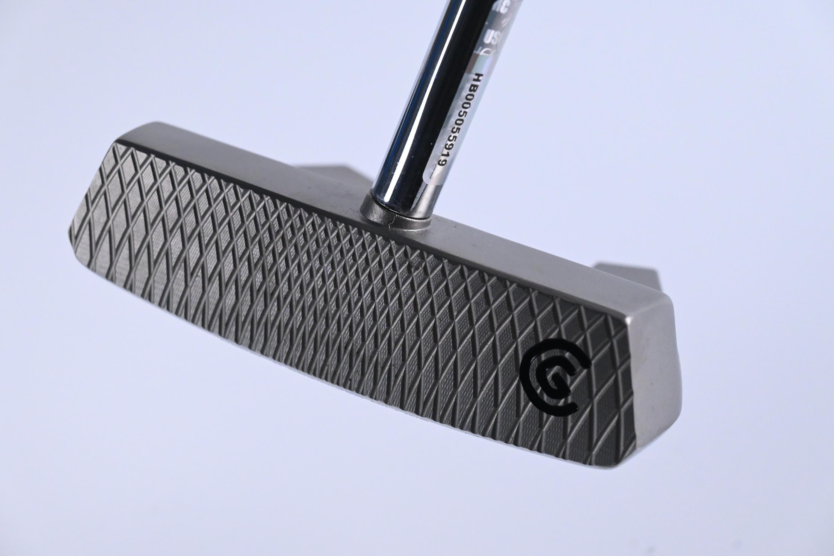 Cleveland HB Soft 2 11 Broom Handle Putter / 48 Inch