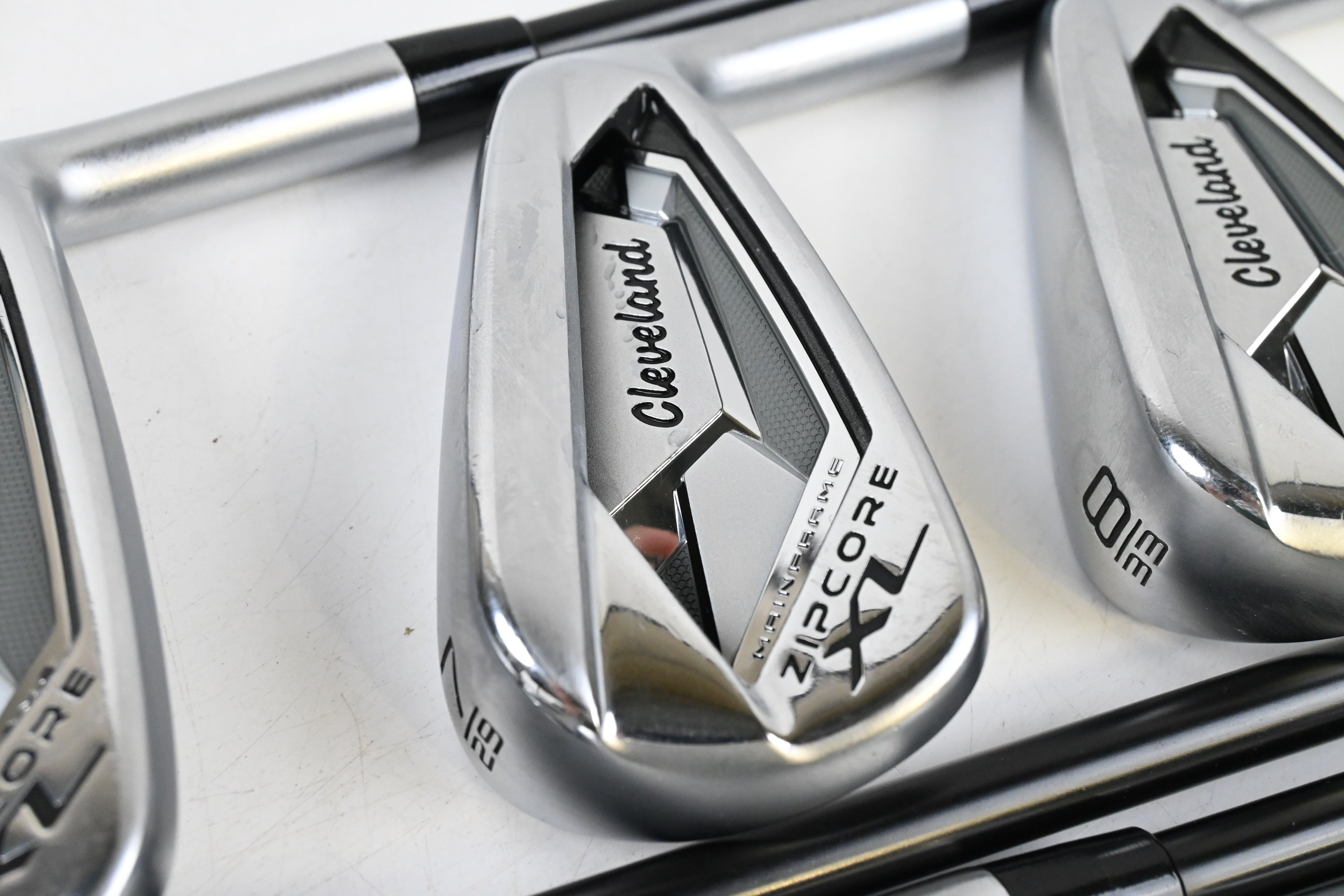 Cleveland Zipcore XL Irons / 6-PW+GW+SW / Regular Flex UST Mamiya Helium Shafts