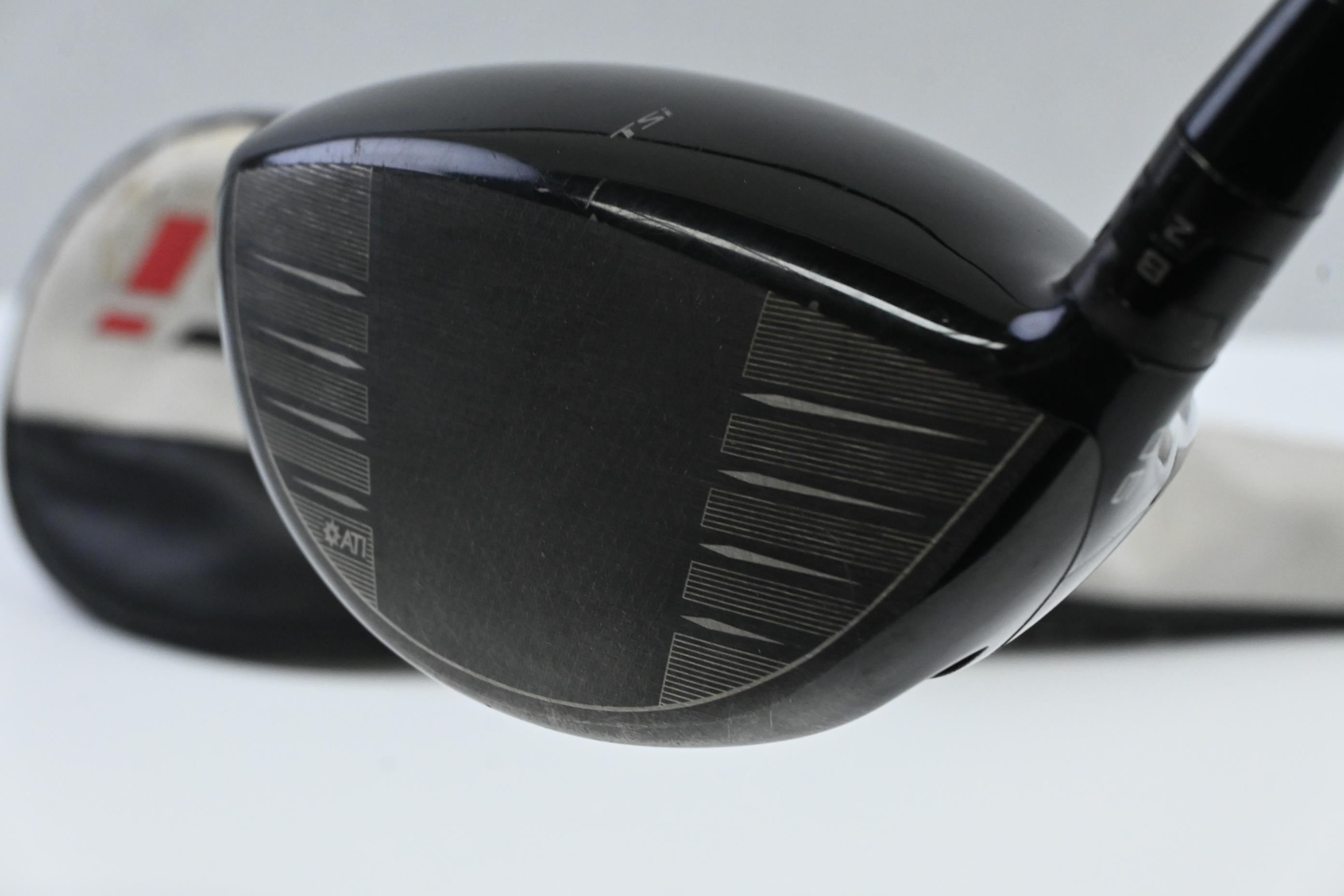 Titleist TSi3 Driver / 9 Degree / Stiff Flex HZRDUS Smoke Black RDX 60