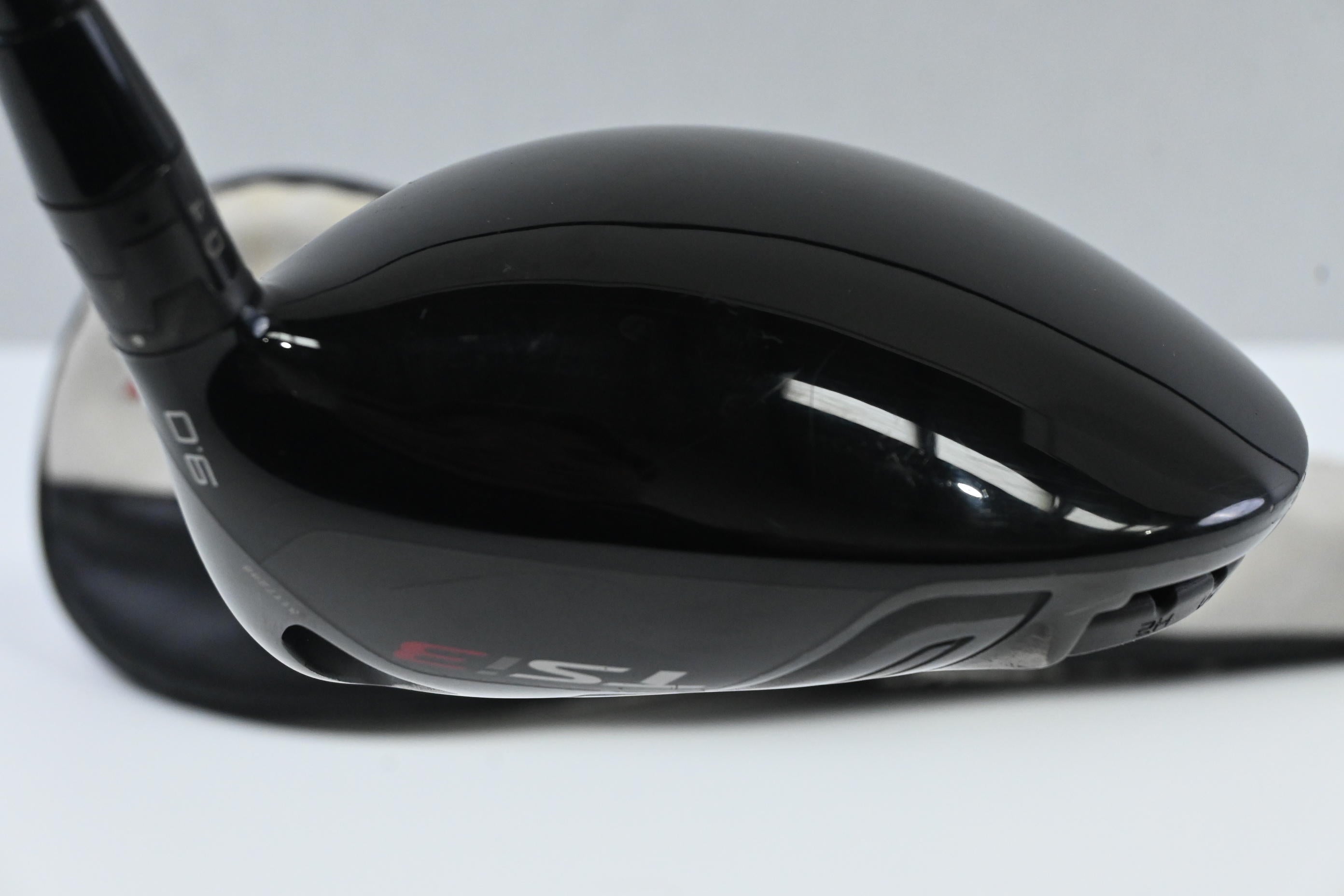 Titleist TSi3 Driver / 9 Degree / Stiff Flex HZRDUS Smoke Black RDX 60