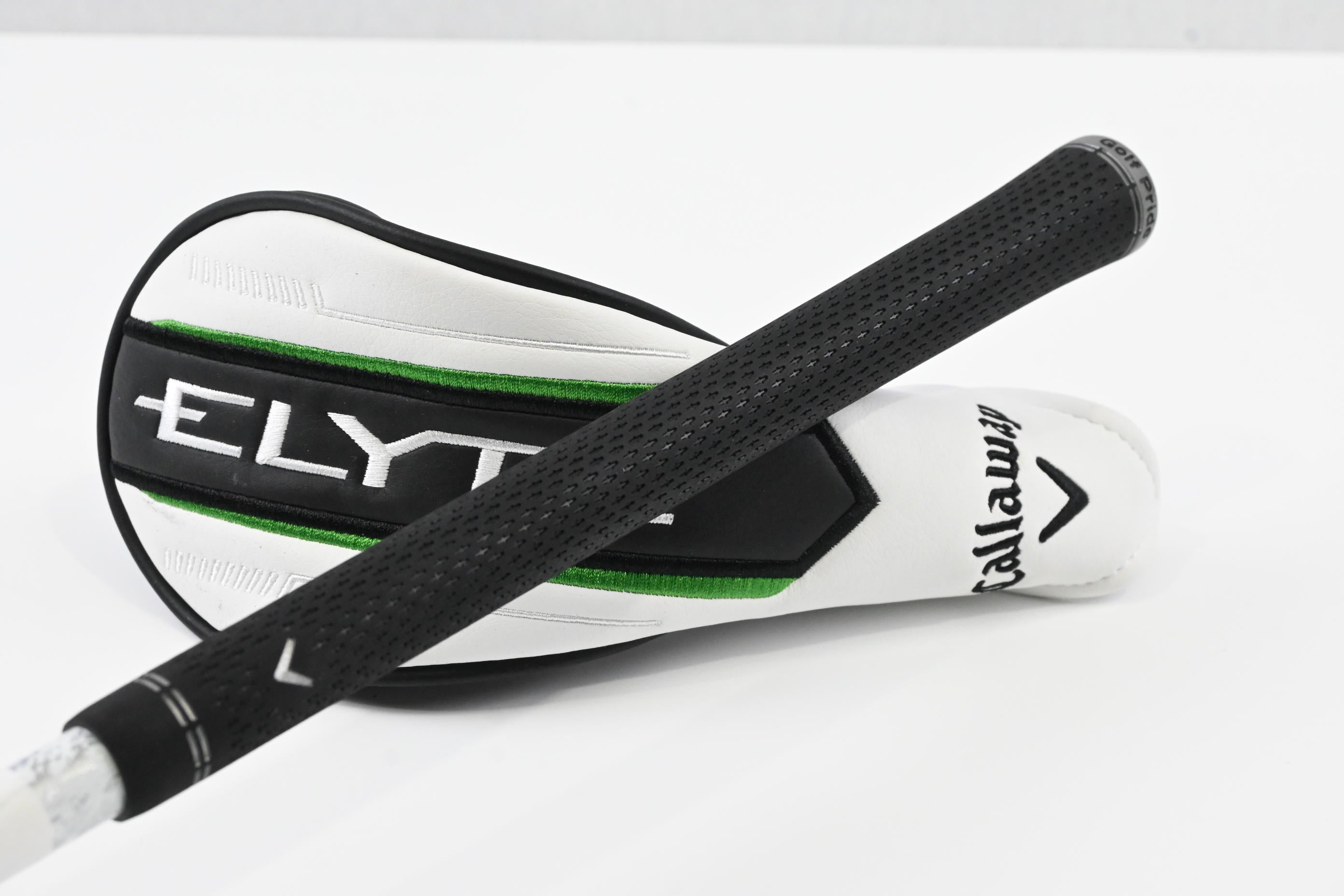 Callaway Elyte X #4 Hybrid / 21 Degree / Regular Flex Denali Charcoal 60 Shaft