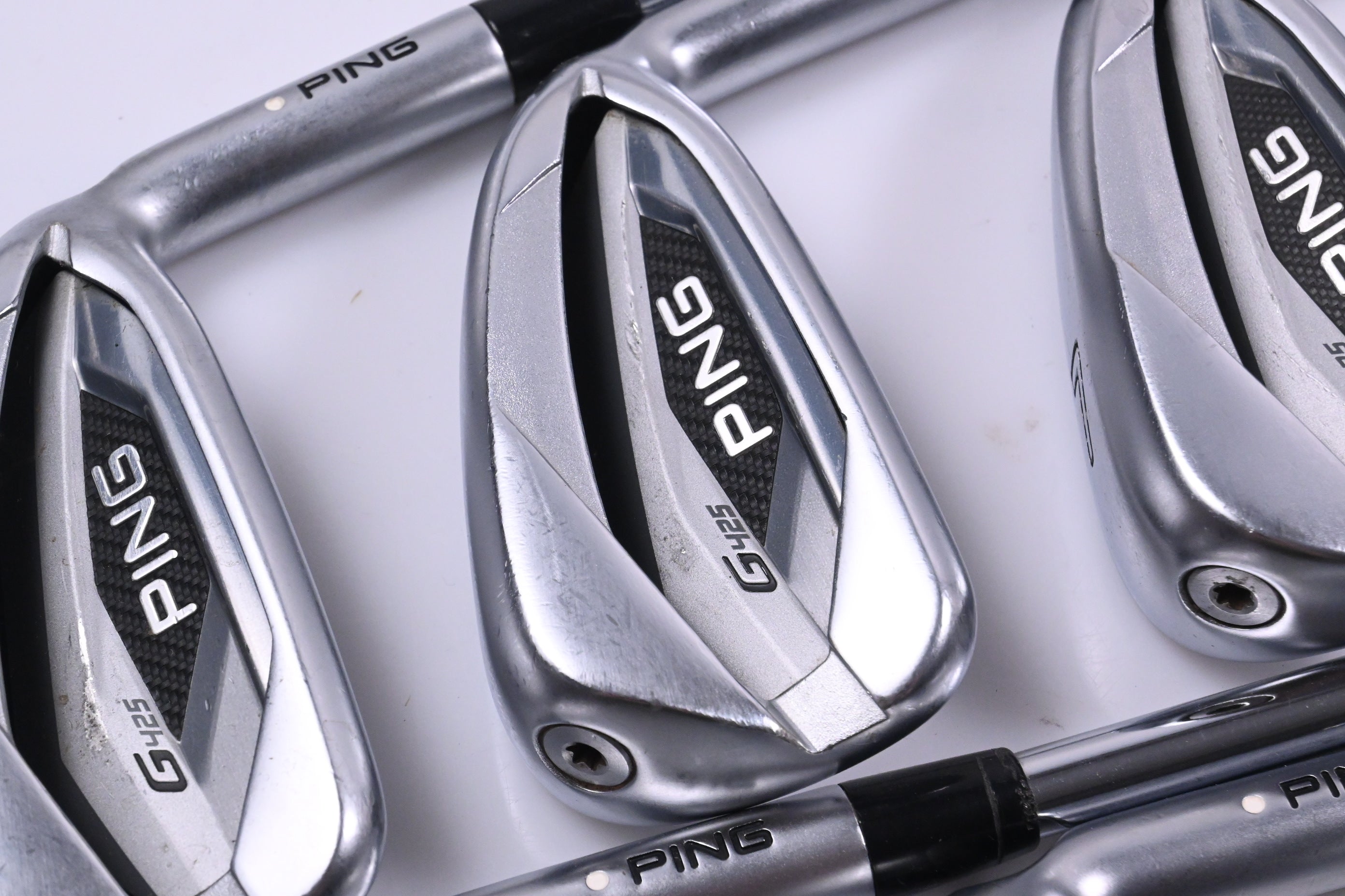 Ping G425 Irons / 5-PW / White Dot / Regular Flex Ping AWT 2.0 Shafts