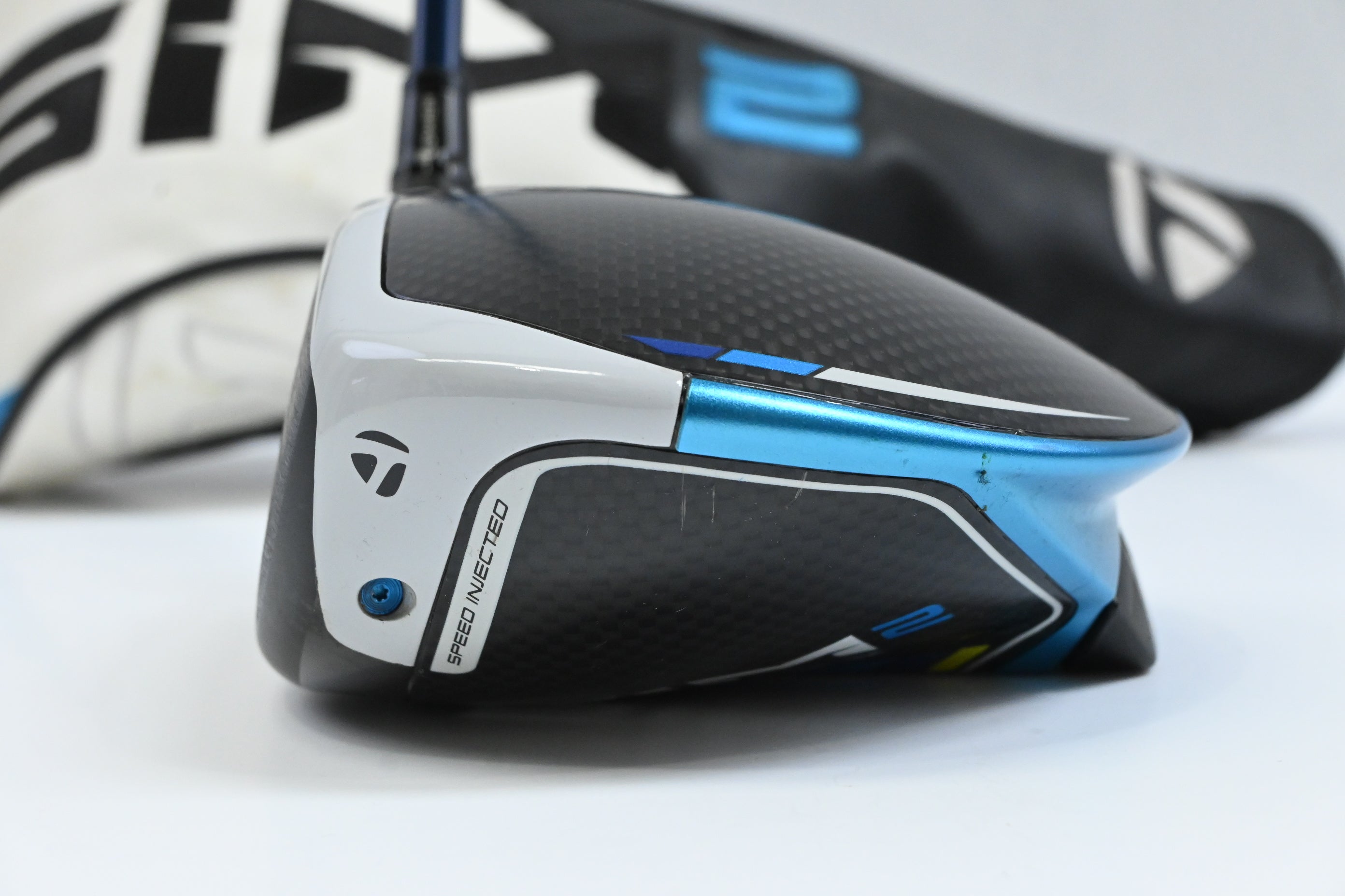 Left Hand Taylormade SIM2 Max Driver / 10.5 Degree / Senior Flex Ventus Blue 5