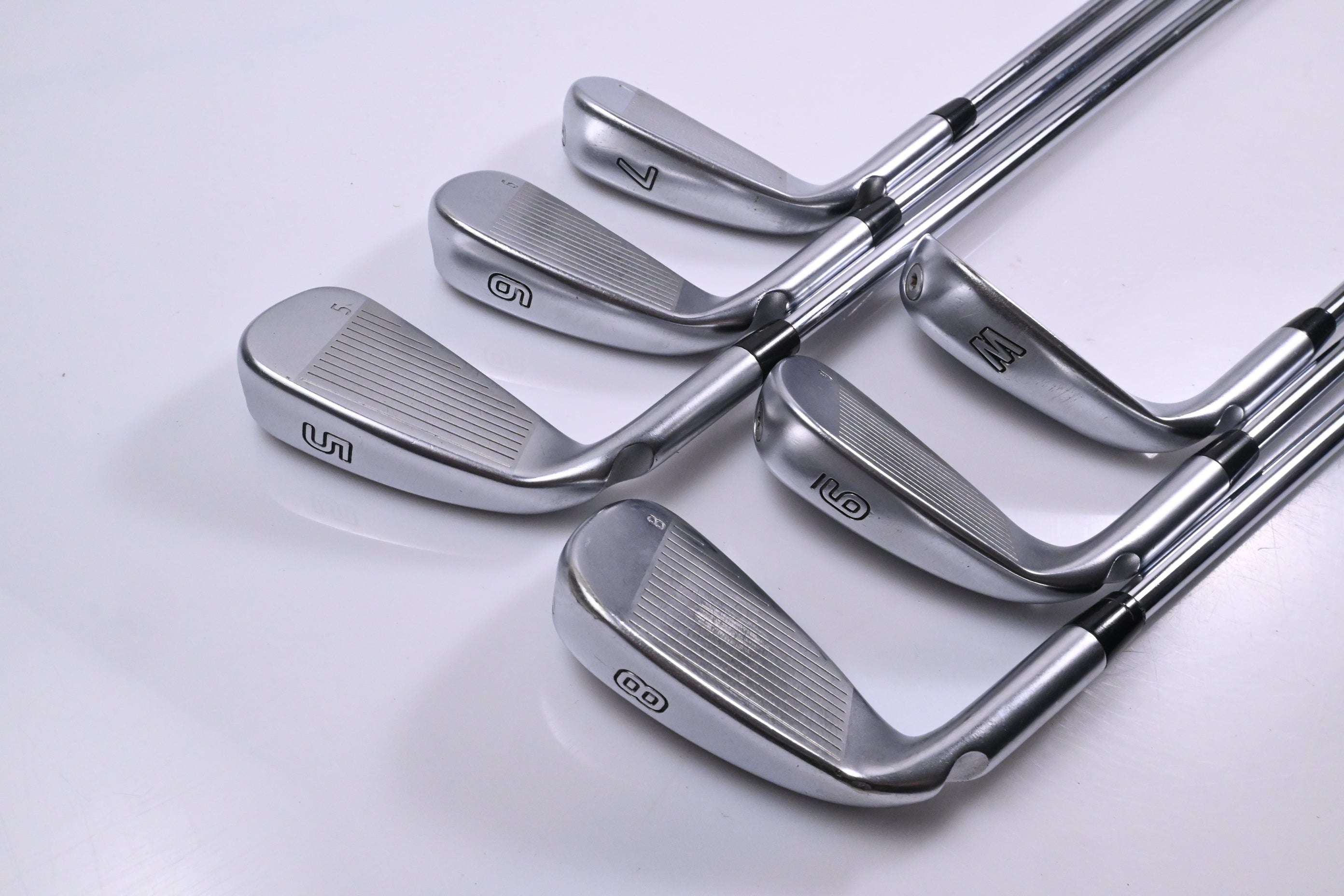 Ping G425 Irons / 5-PW / White Dot / Regular Flex Ping AWT 2.0 Shafts