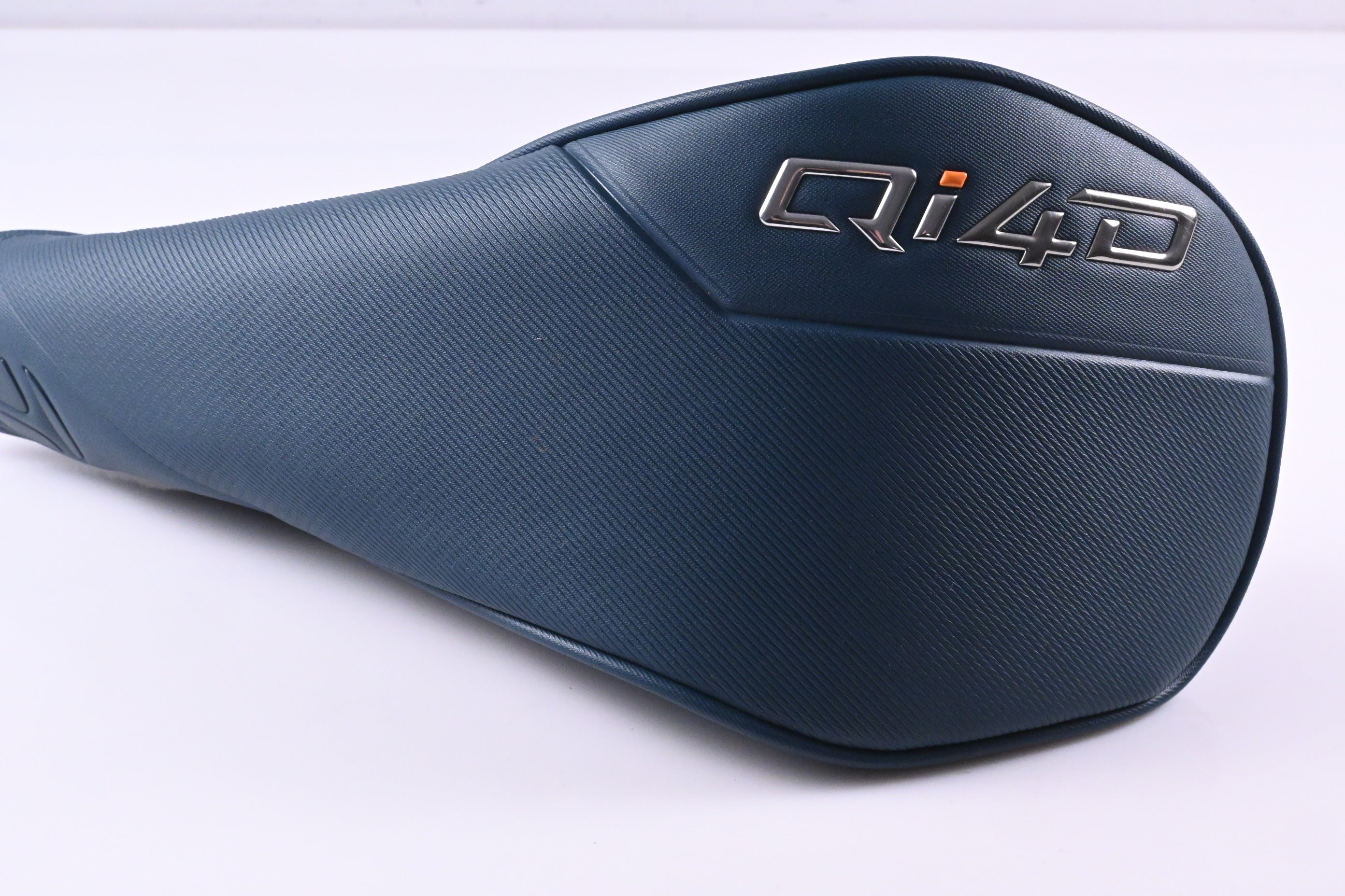 Taylormade Qi4D Driver / 8 Degree / Stiff Flex Kai'li Blue 60 Shaft