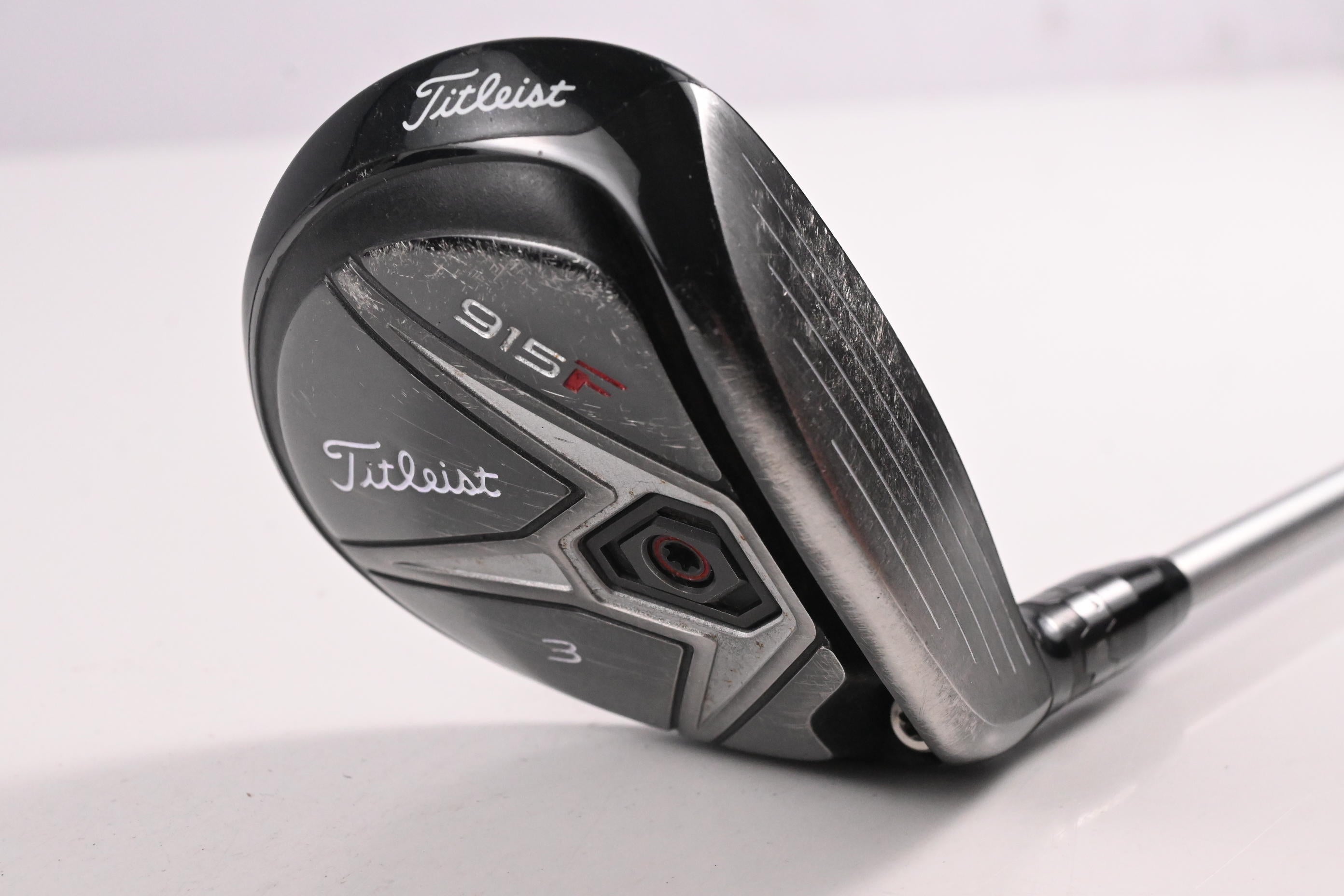 Titleist 915 F #3 Wood / 16.5 Degree / Regular Flex Diamana Red M+ 60 Shaft