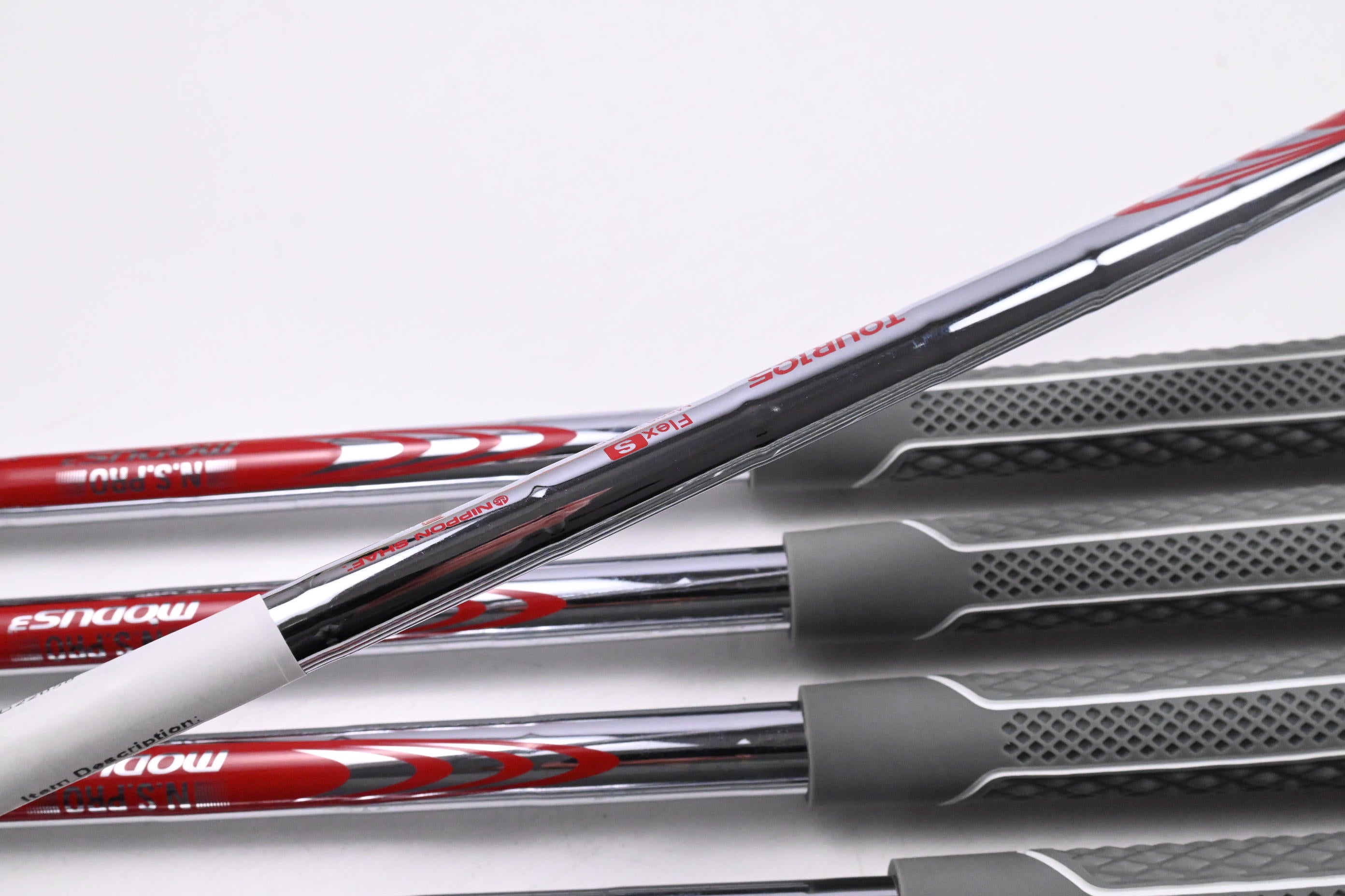 Cobra King Tour 2023 Irons / 5-PW+GW / Stiff Flex N.S.PRO Modus 3 Tour 105