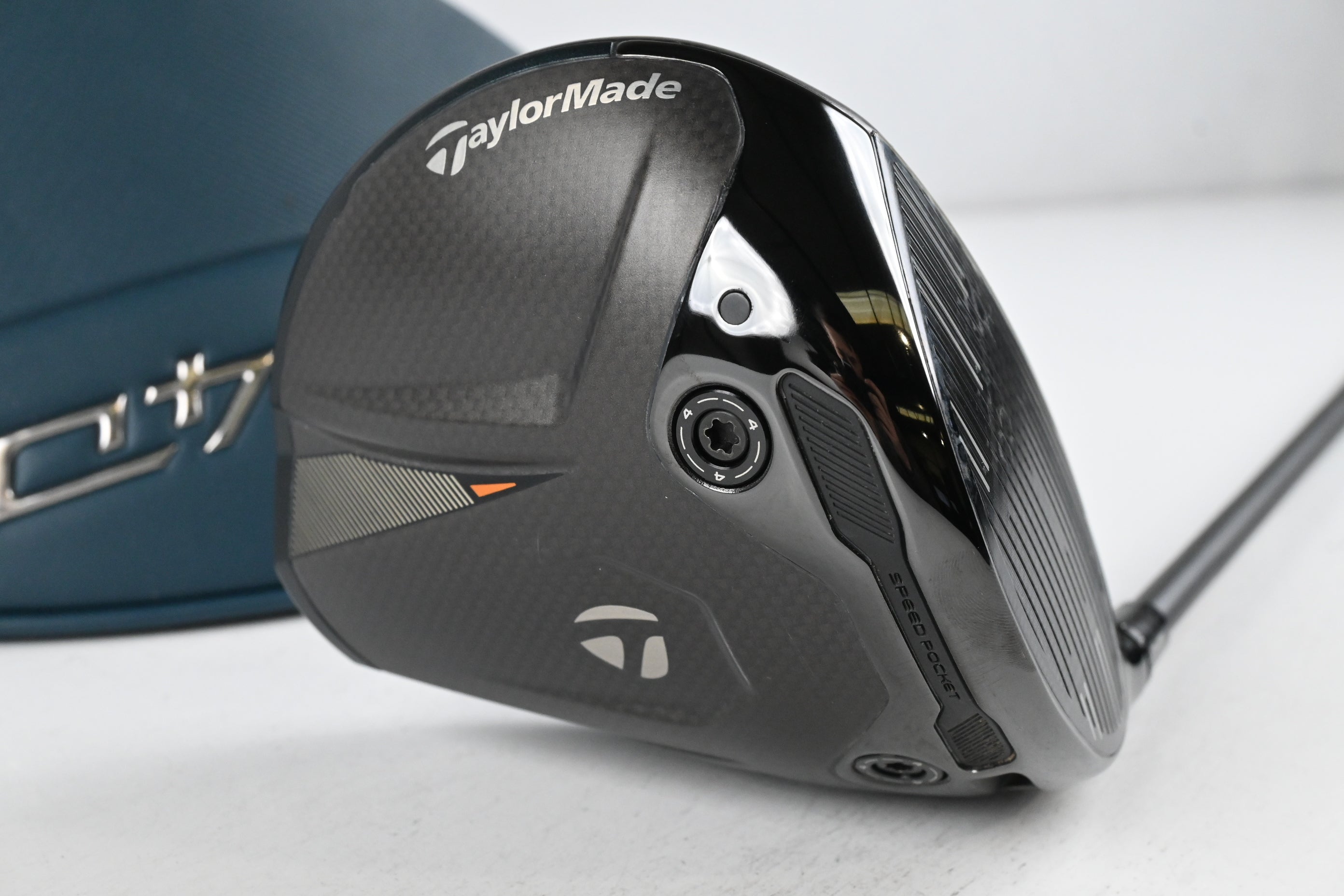 Taylormade Qi4D Driver / 9 Degree / Regular Flex Project X Cypher 2.0 40 Shaft