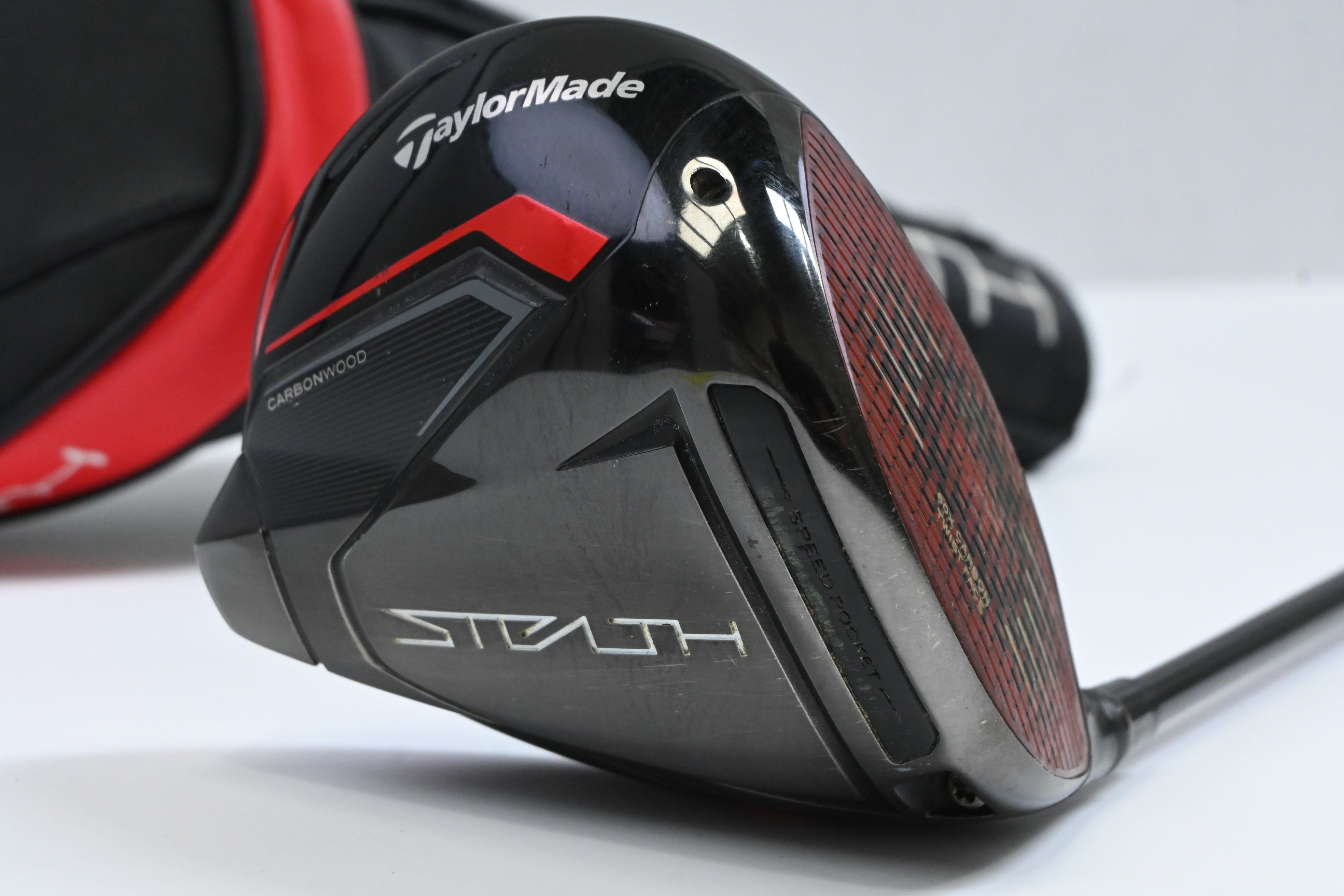 Taylormade Stealth Driver / 10.5 Degree / Regular Flex HZRDUS Smoke Red RDX 60