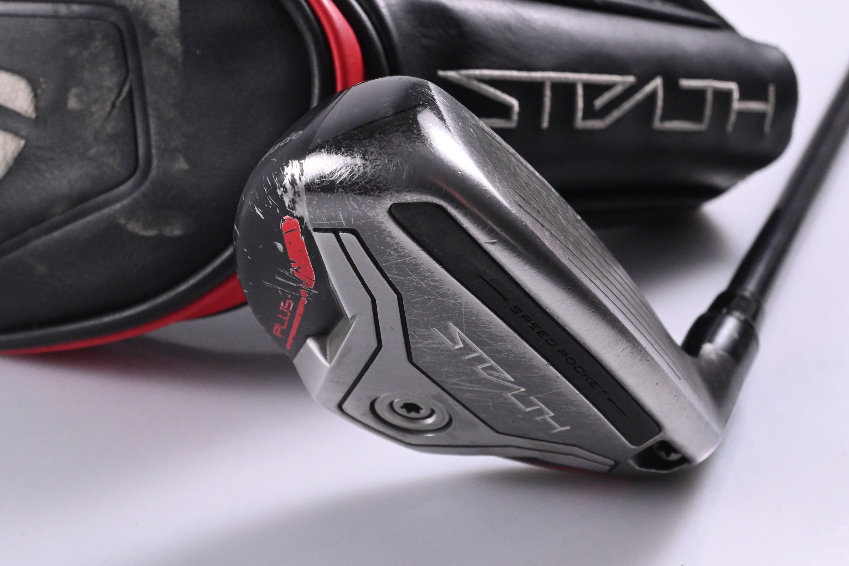 Taylormade Stealth Plus #4 Hybrid / 22 Degree / Regular Flex HZRDUS RDX Smoke 70